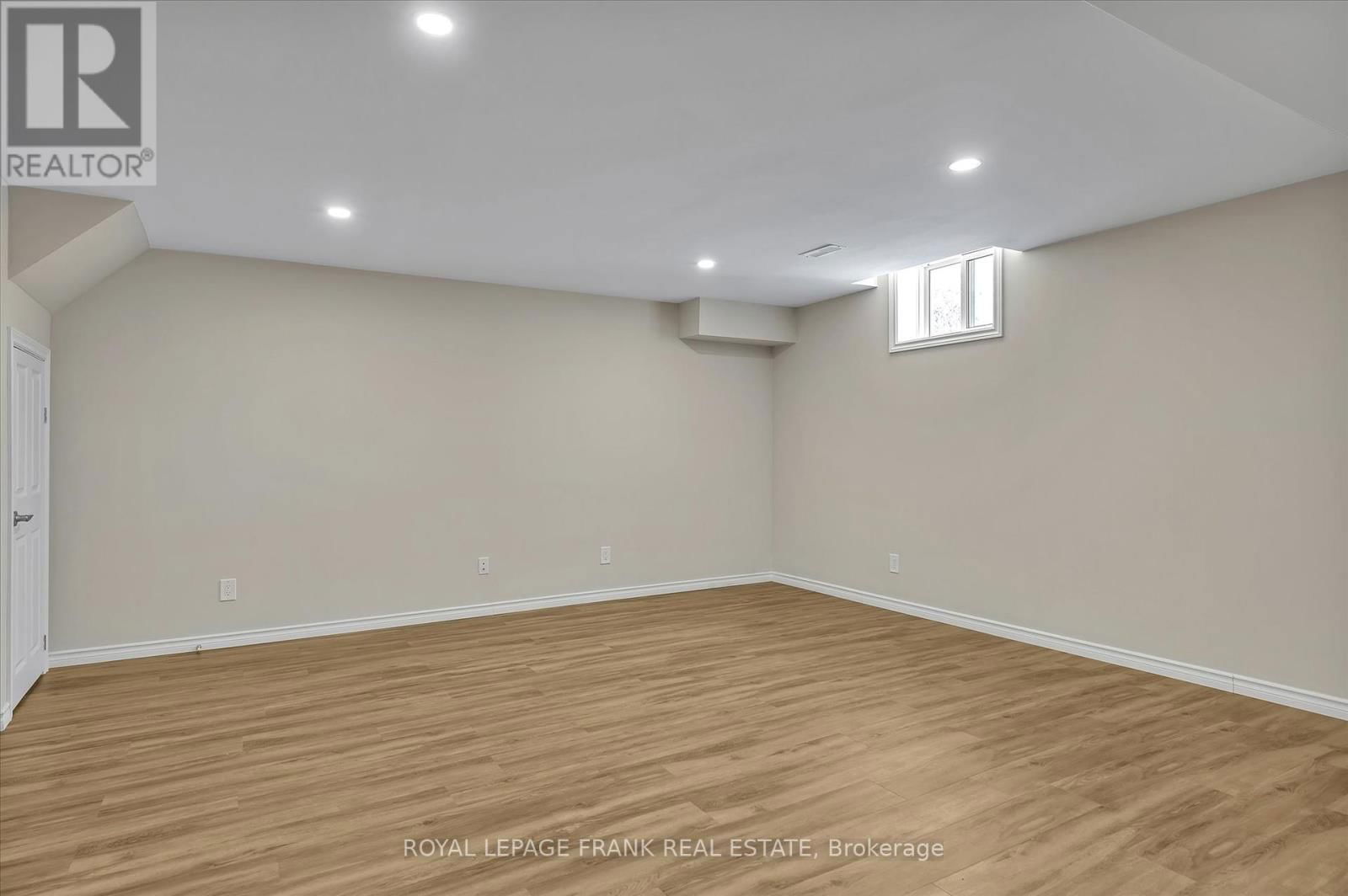 8 - 24 BRINTON DRIVE Image 31
