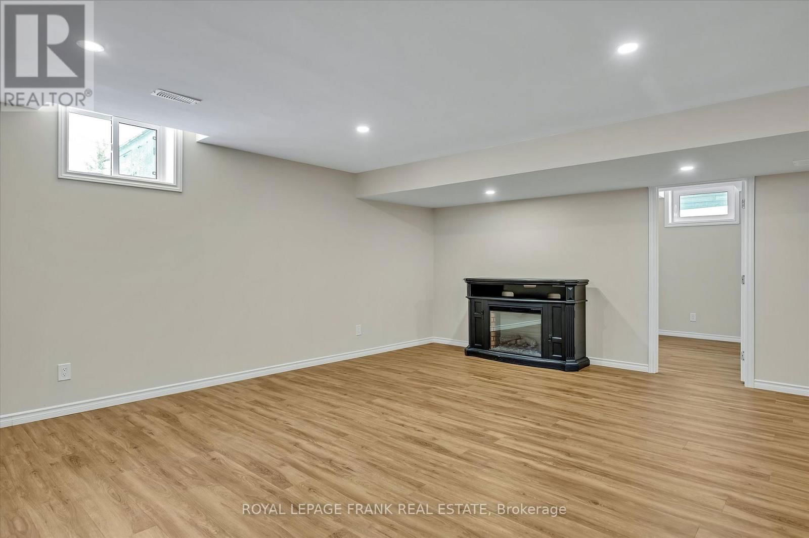 8 - 24 BRINTON DRIVE Image 34