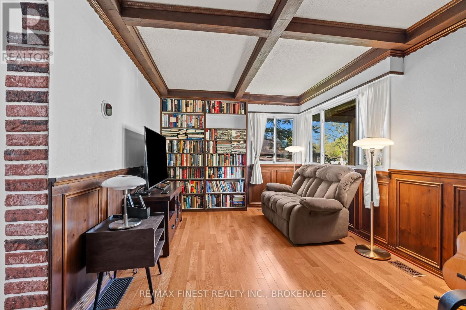 355 LAKEVIEW AVENUE Image 10