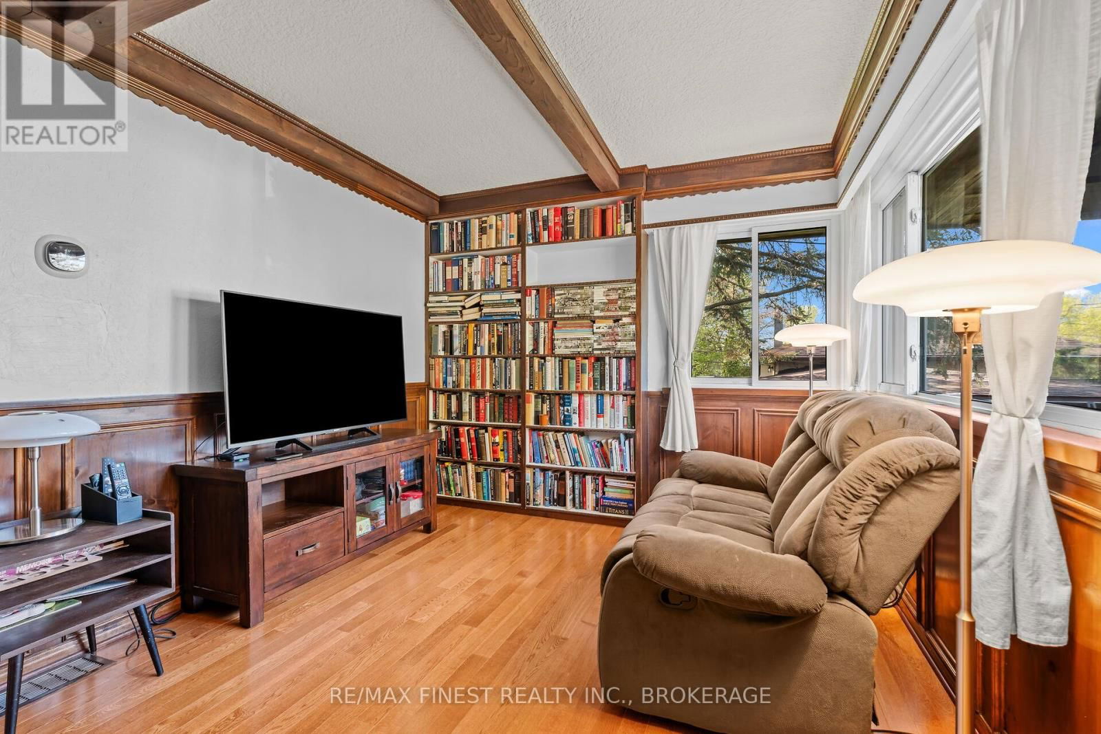 355 LAKEVIEW AVENUE Image 11