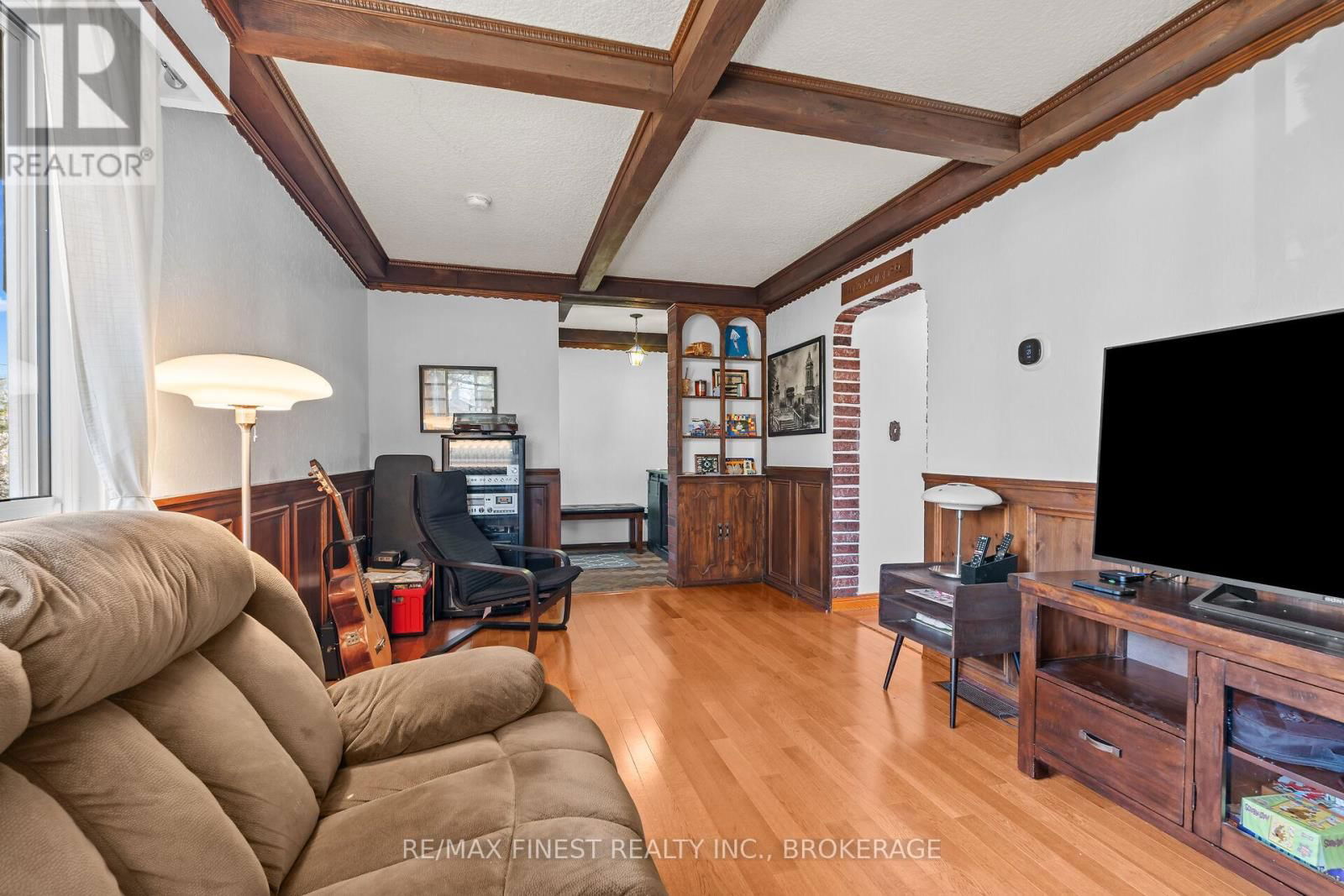 355 LAKEVIEW AVENUE Image 12