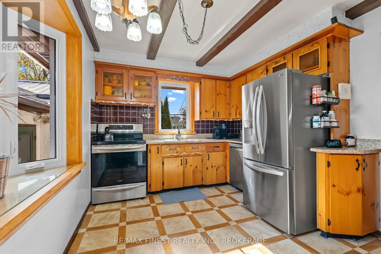 355 LAKEVIEW AVENUE Image 16