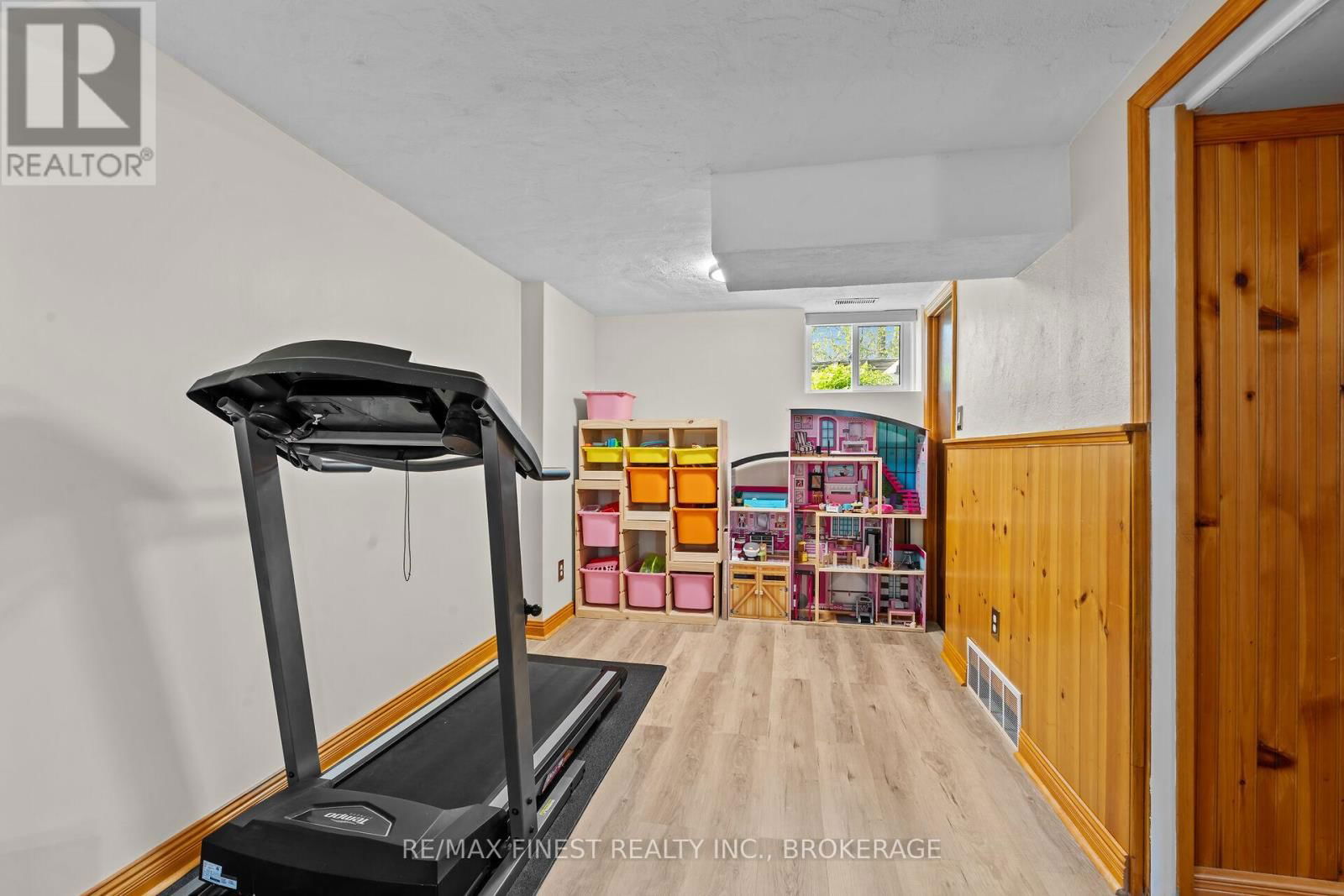 355 LAKEVIEW AVENUE Image 23