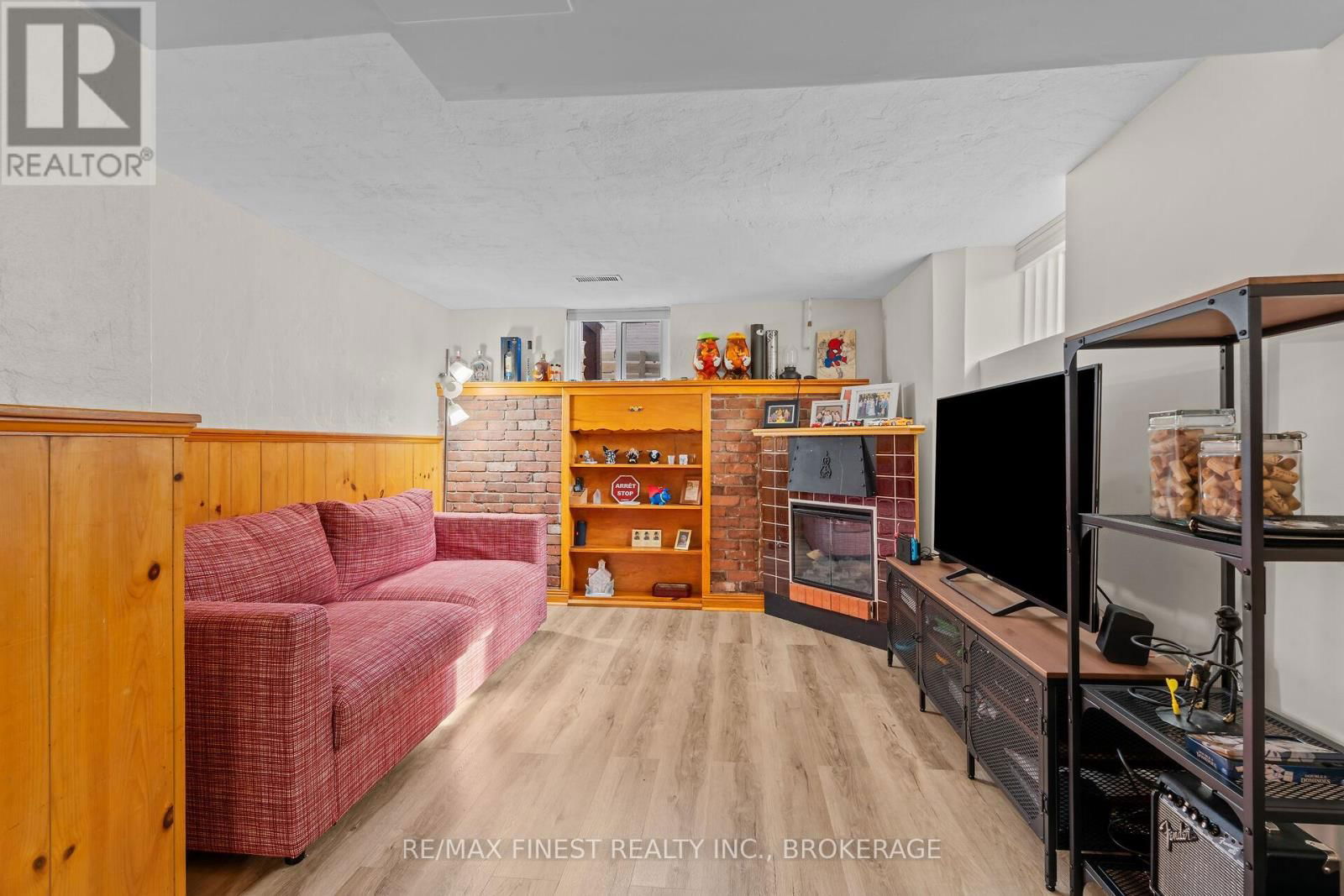 355 LAKEVIEW AVENUE Image 24