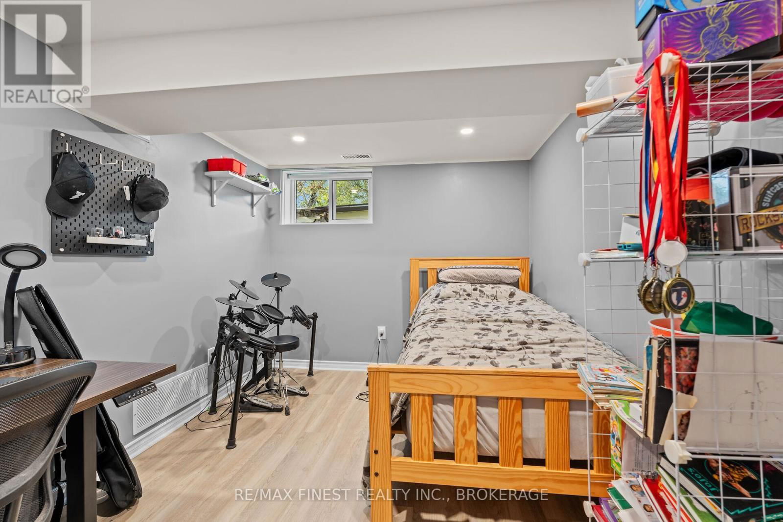 355 LAKEVIEW AVENUE Image 27