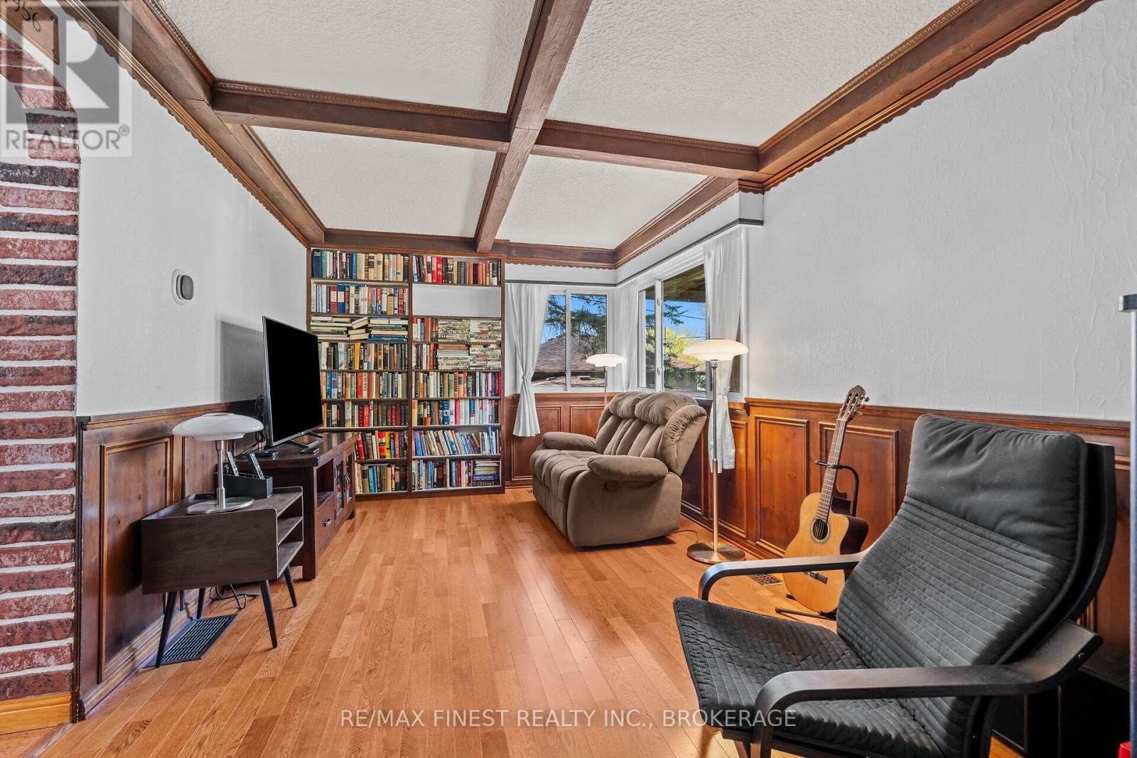355 LAKEVIEW AVENUE Image 9