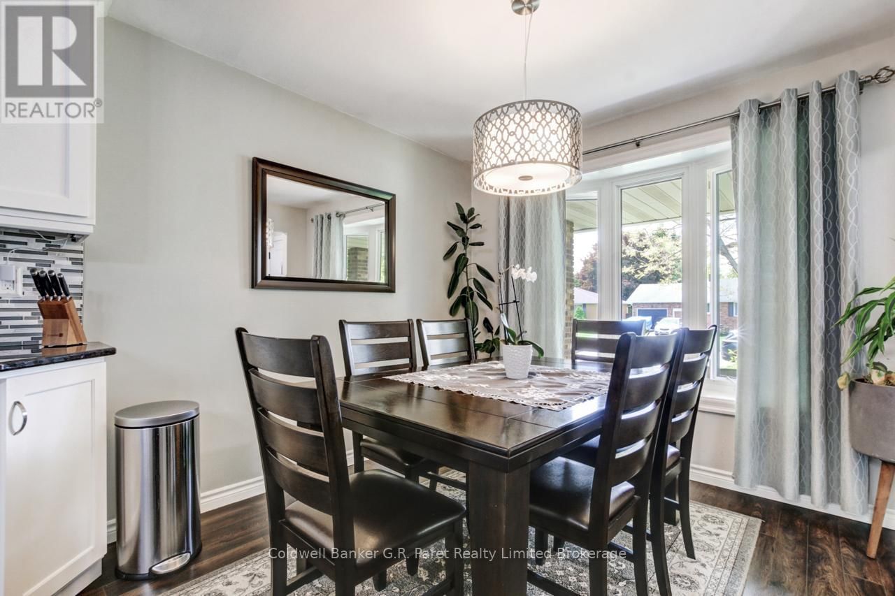 30 DENRICH AVENUE Image 11