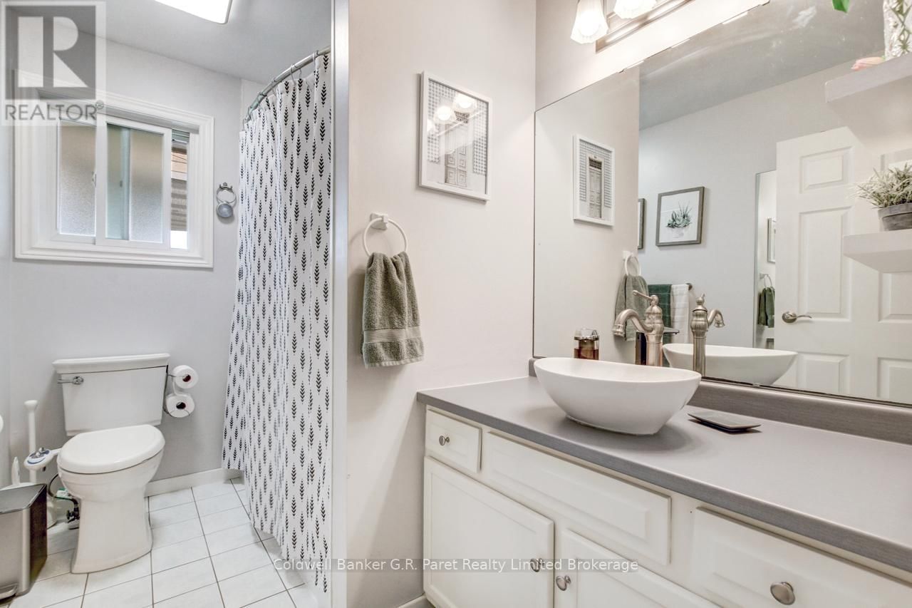 30 DENRICH AVENUE Image 15