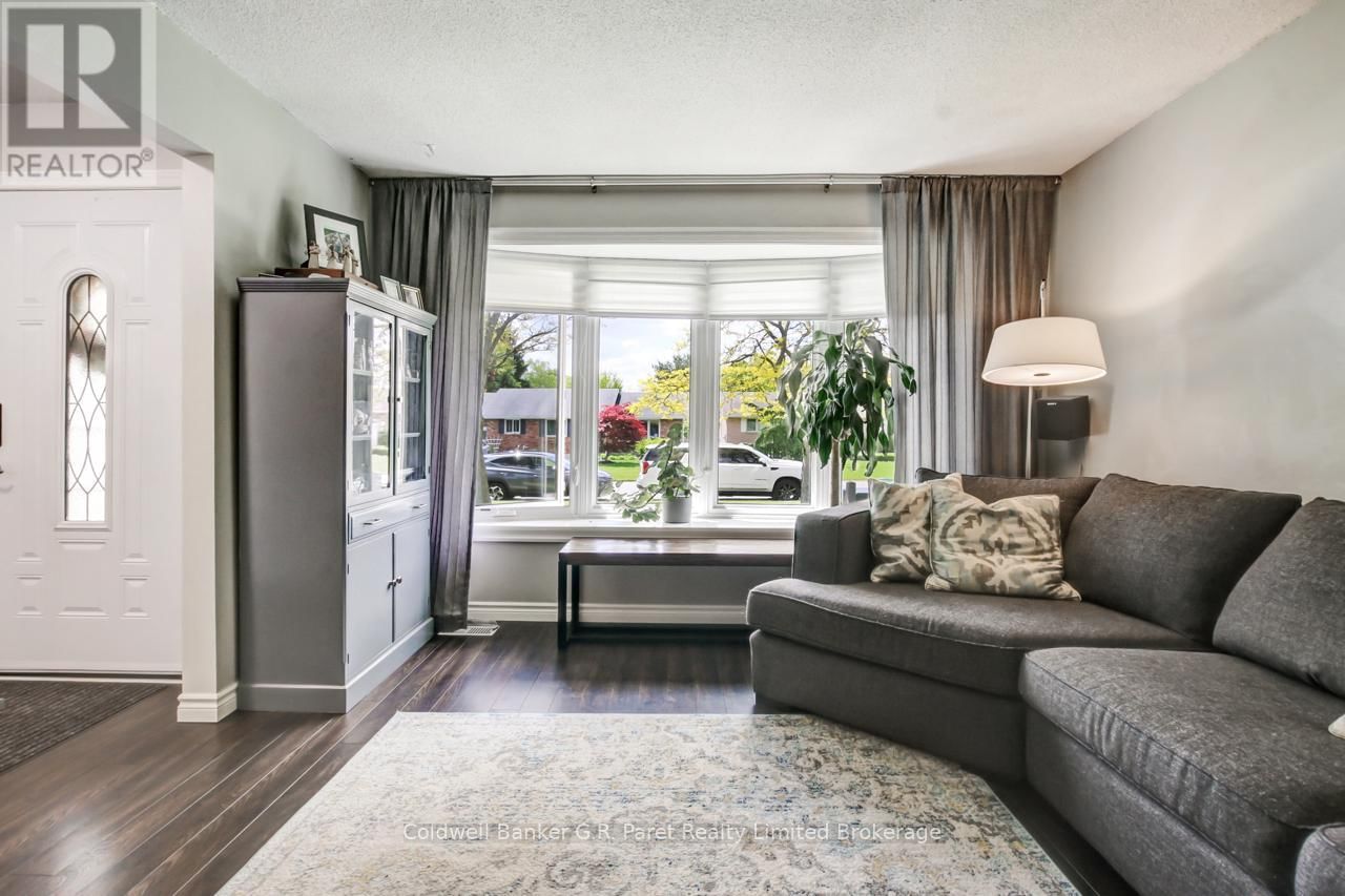 30 DENRICH AVENUE Image 4