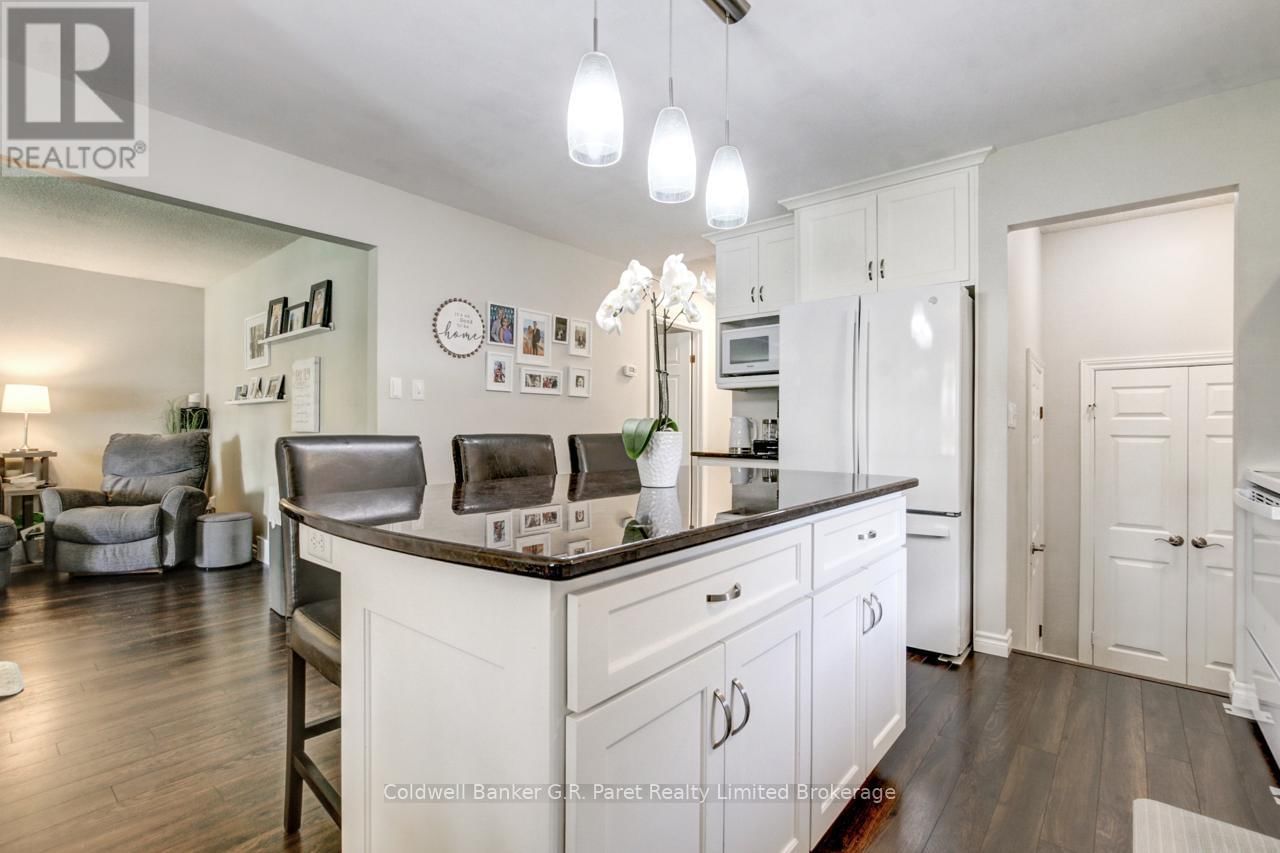 30 DENRICH AVENUE Image 7