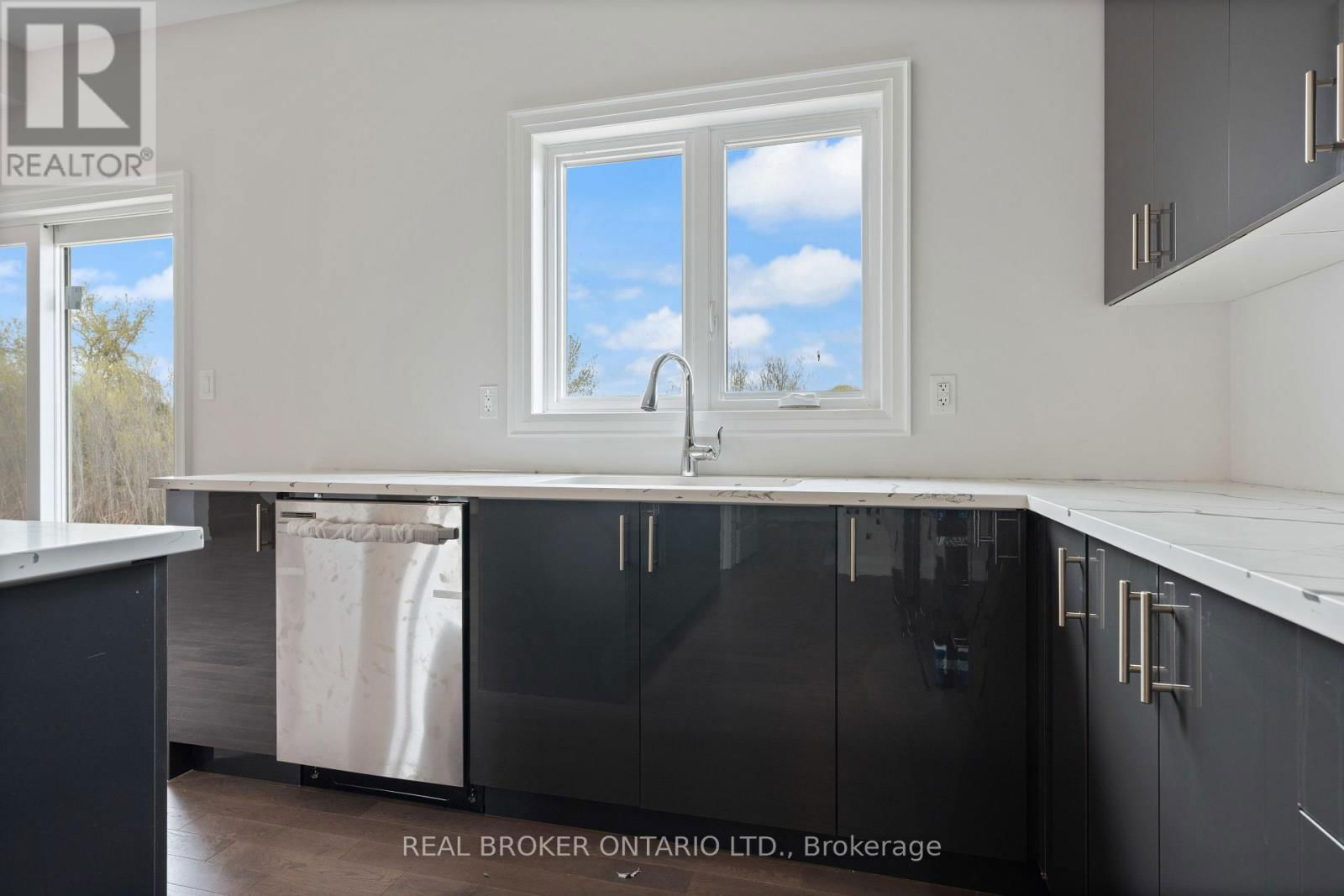 27 BUTTERNUT DRIVE Image 10