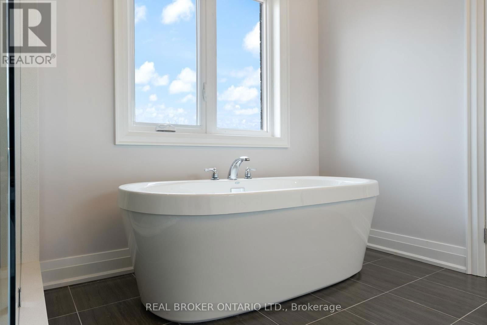 27 BUTTERNUT DRIVE Image 29