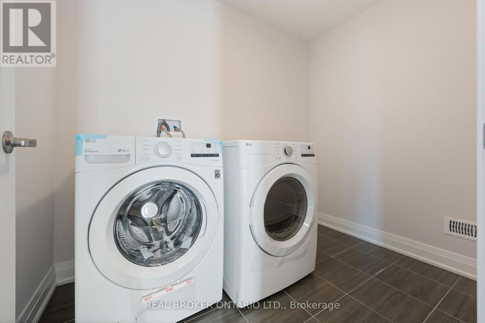 27 BUTTERNUT DRIVE Image 31