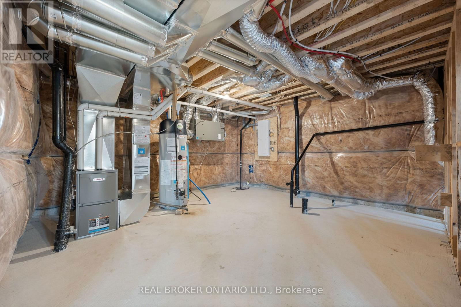 27 BUTTERNUT DRIVE Image 33
