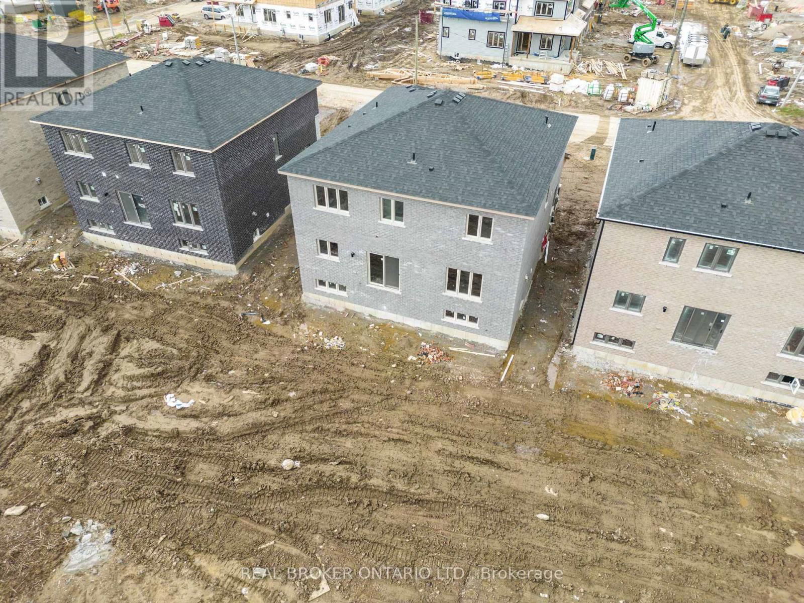27 BUTTERNUT DRIVE Image 34