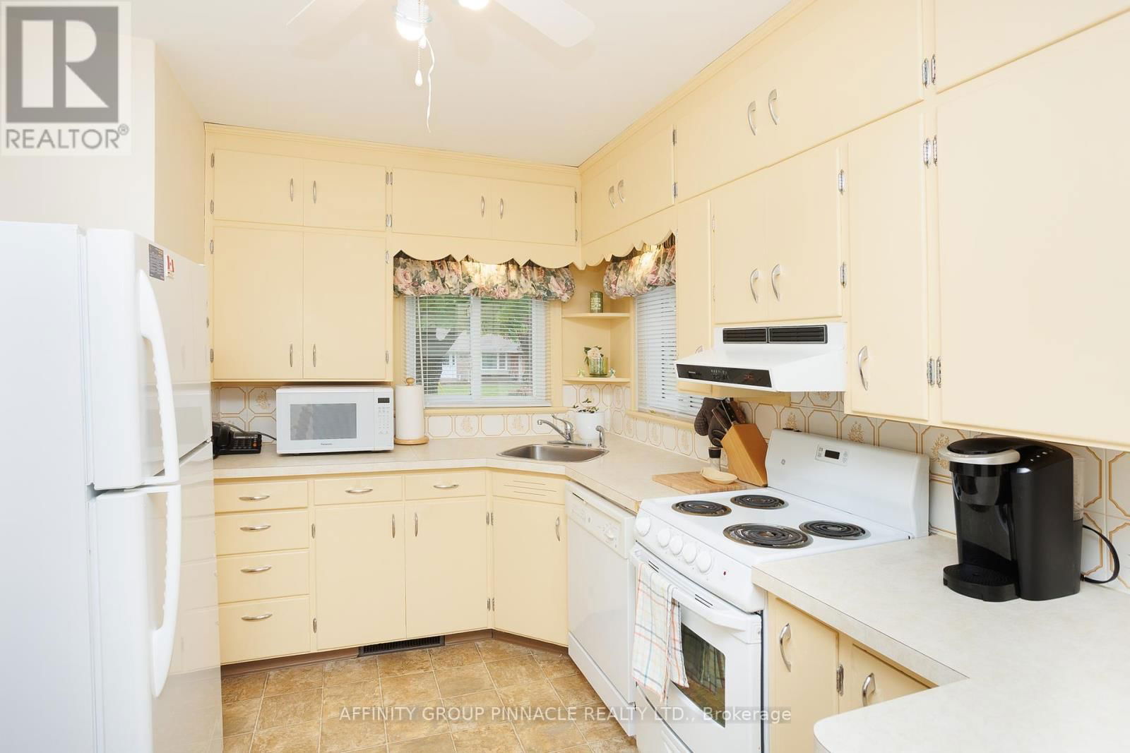 121 CLIFTON STREET Image 10