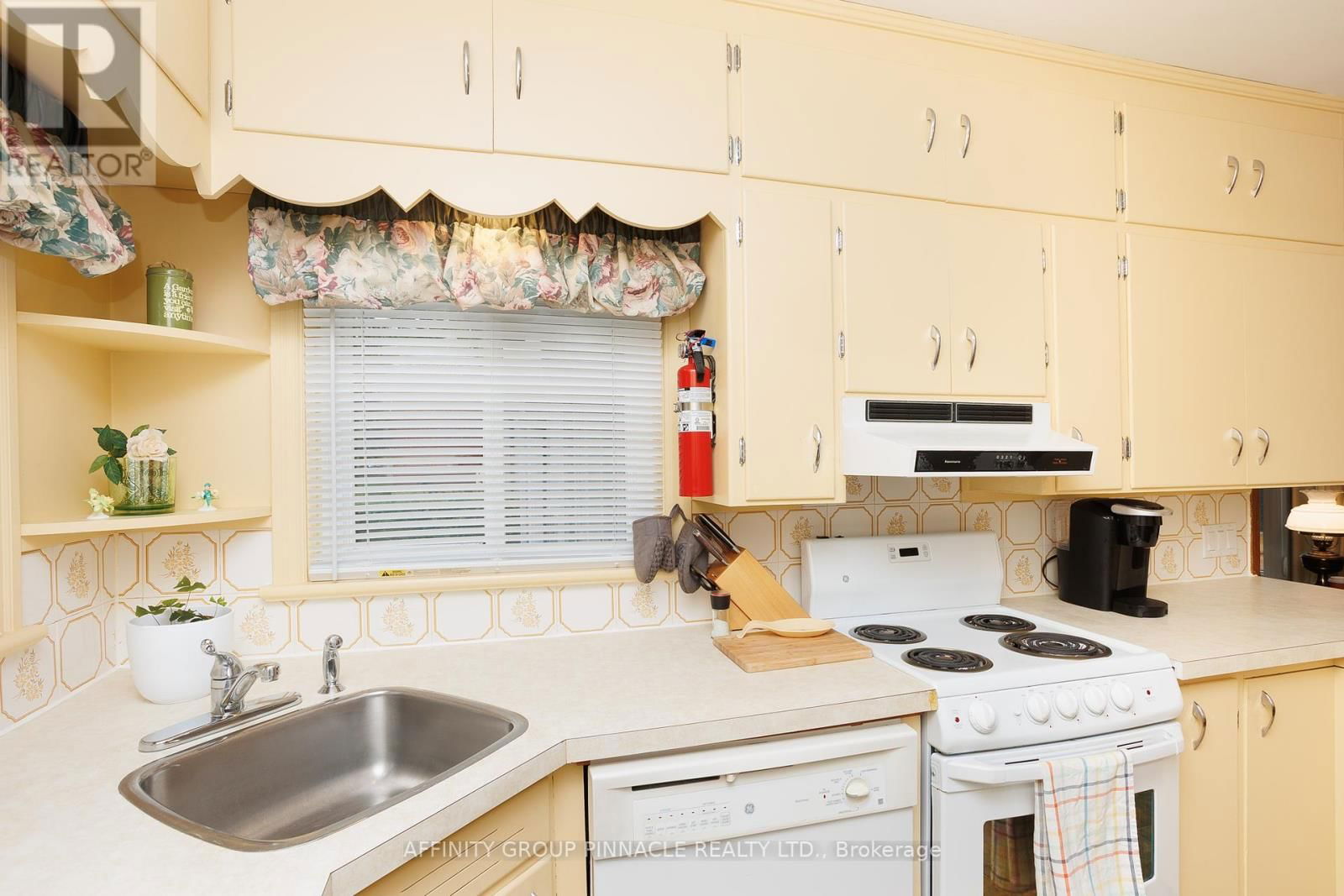 121 CLIFTON STREET Image 13
