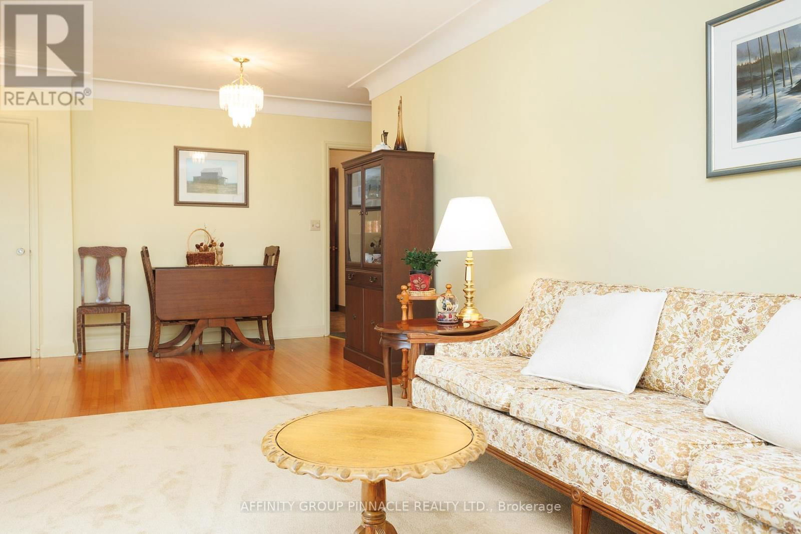 121 CLIFTON STREET Image 19