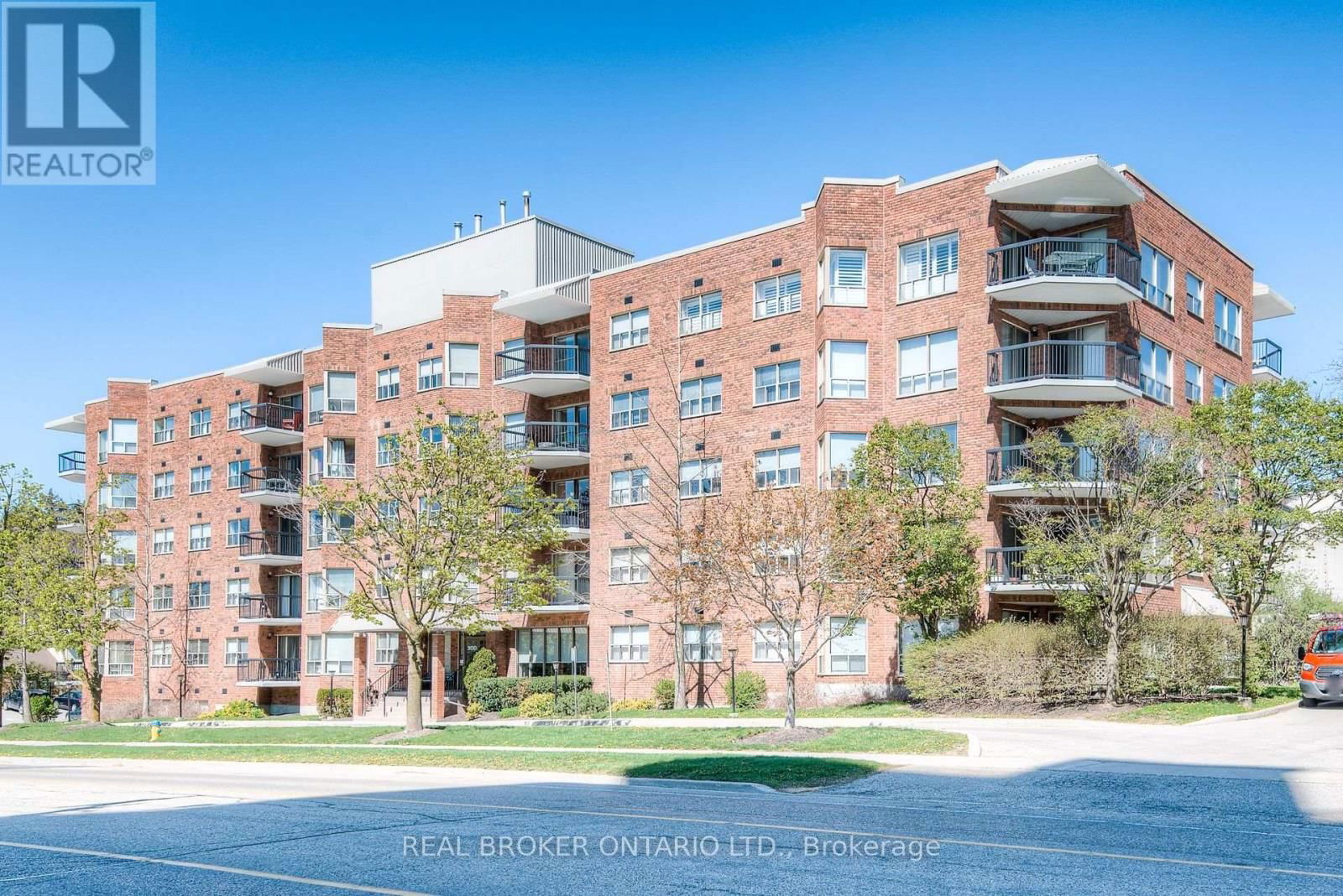 205 - 300 KEATS WAY Image 4