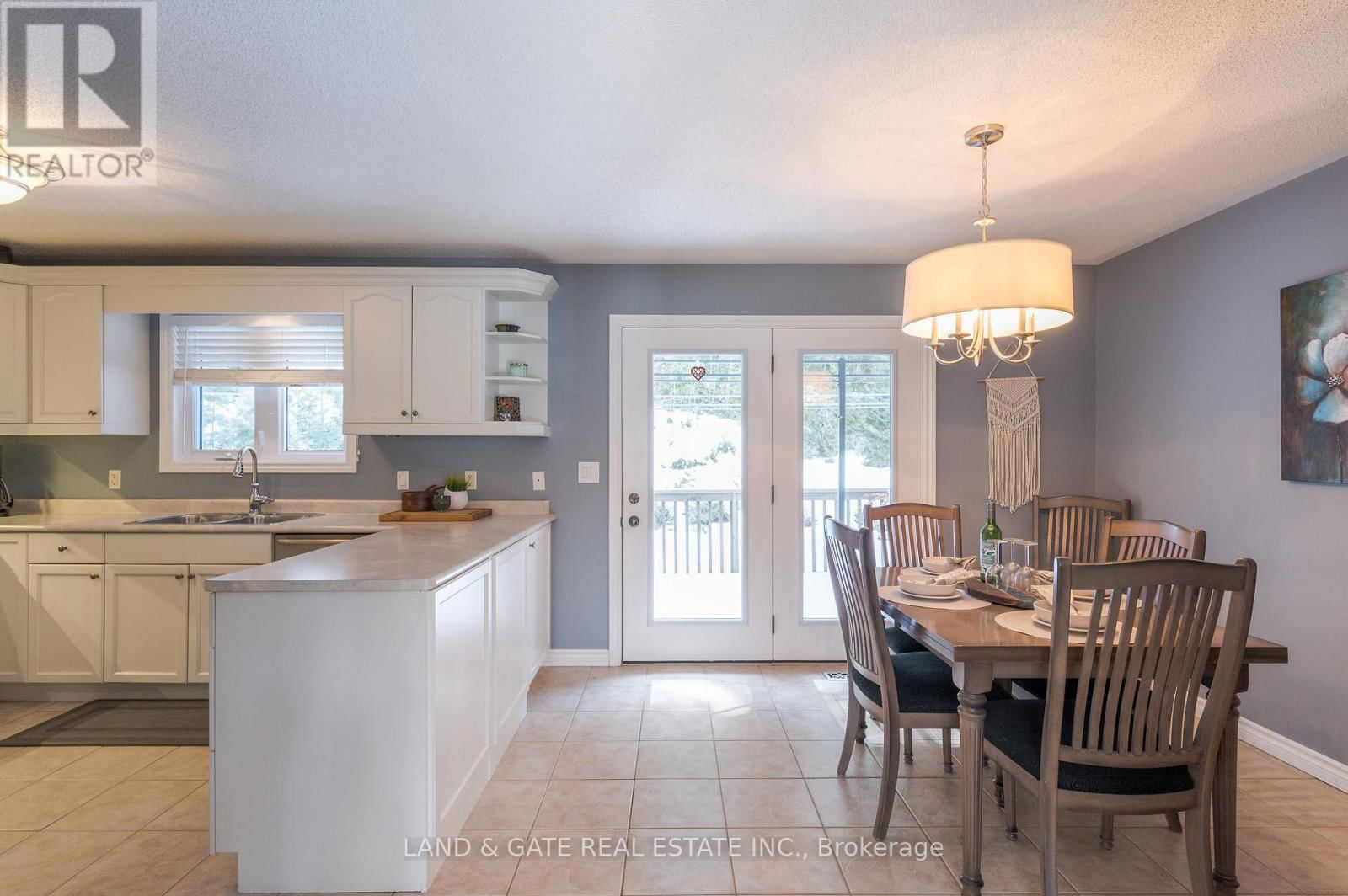 137 ABBEY LANE Image 11