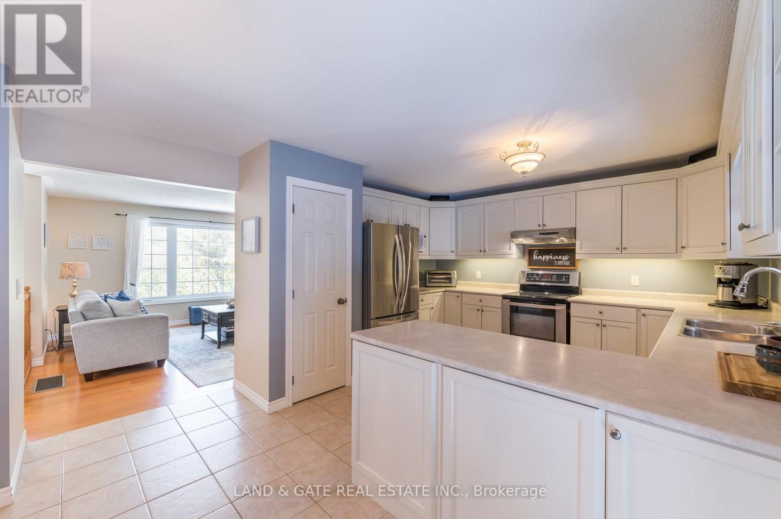 137 ABBEY LANE Image 13