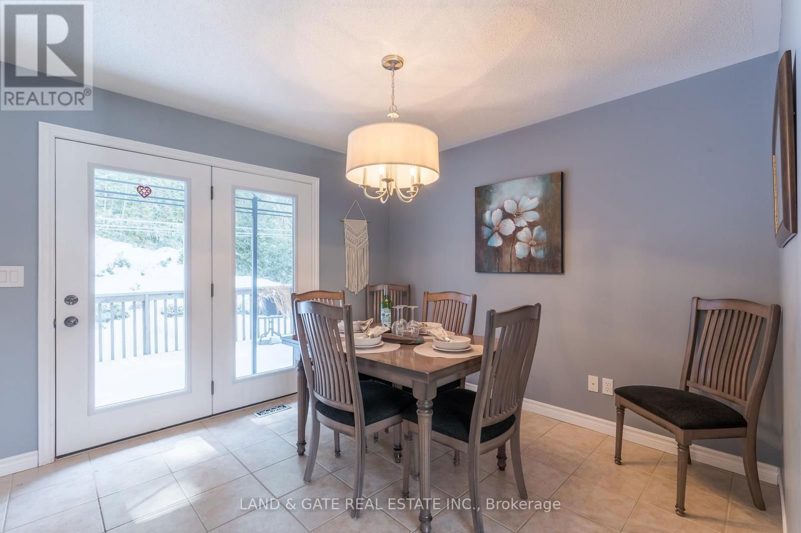 137 ABBEY LANE Image 16