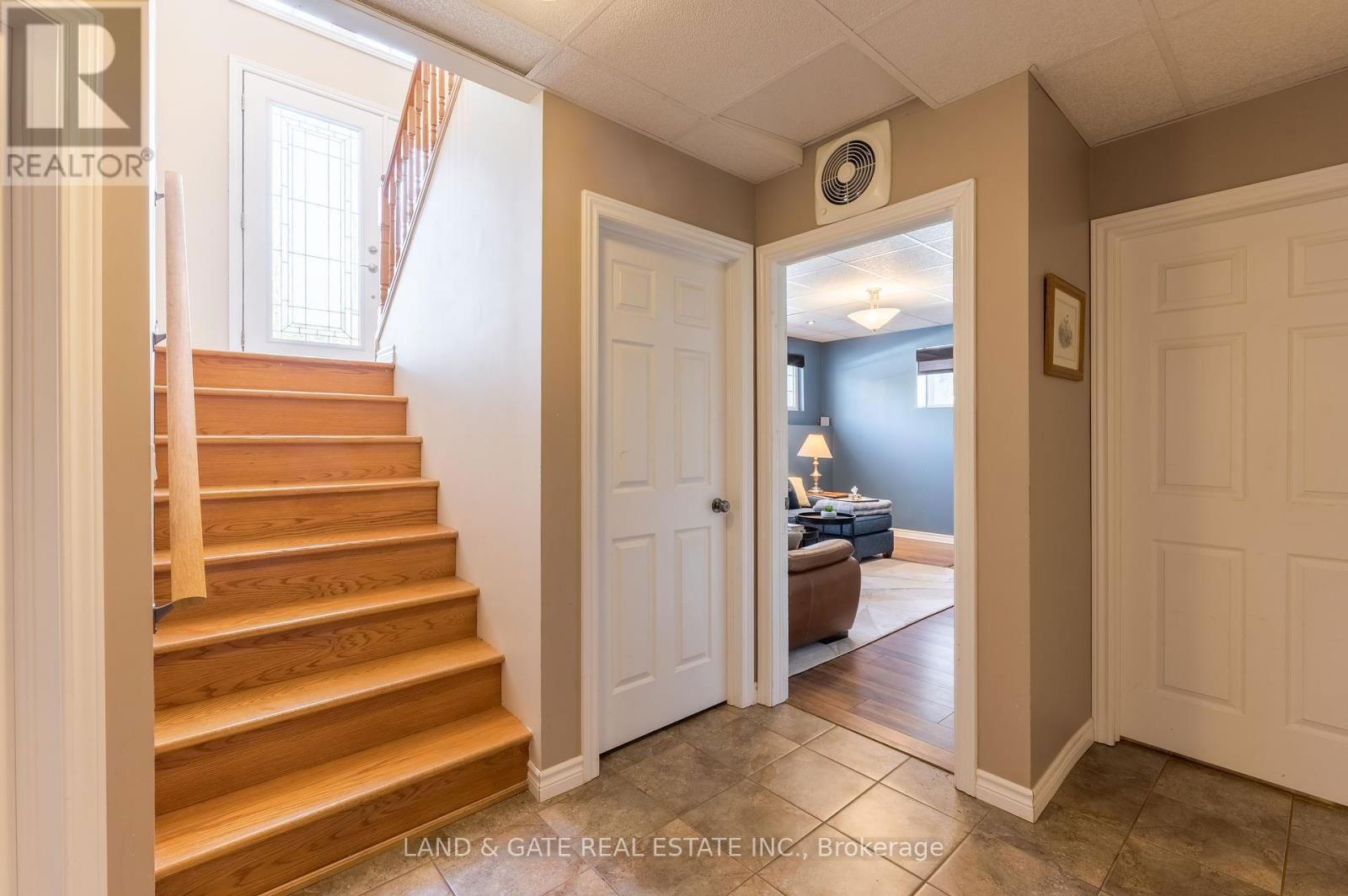 137 ABBEY LANE Image 25