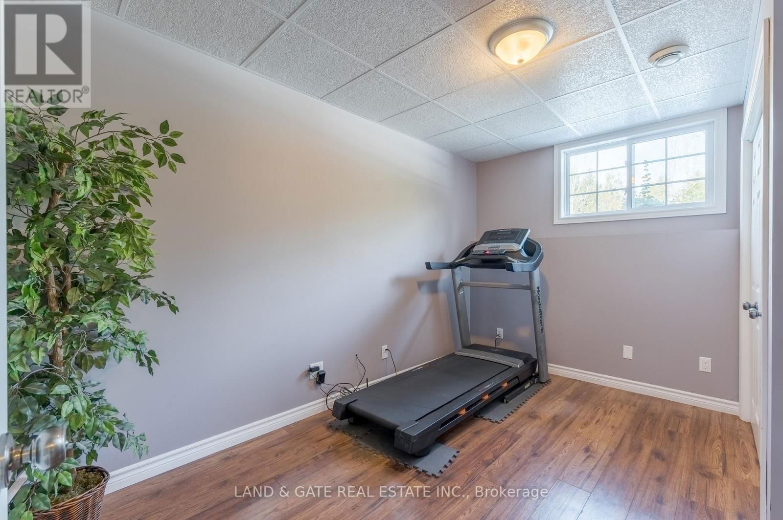 137 ABBEY LANE Image 30