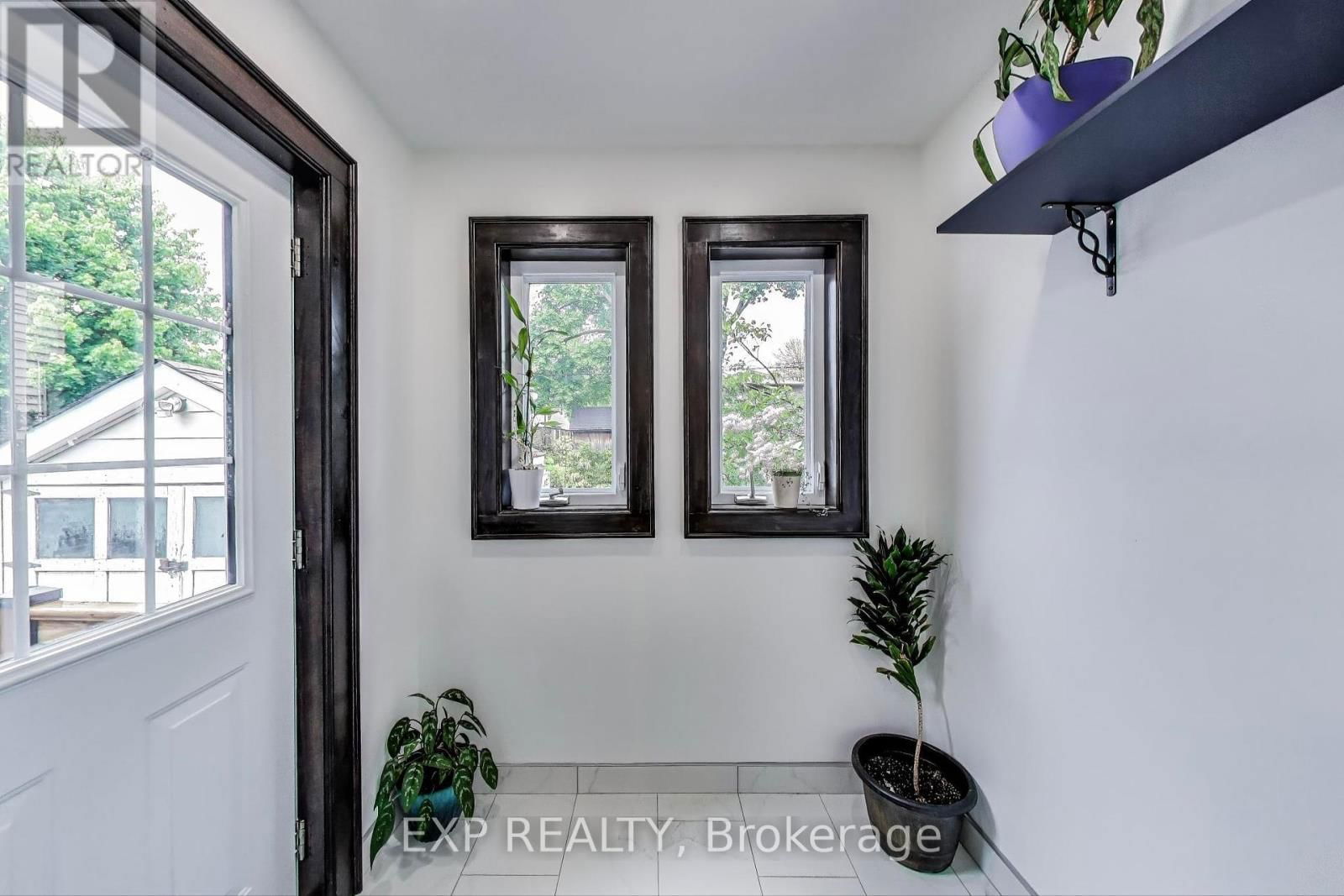 71 HUXLEY AVENUE SOUTH Image 13