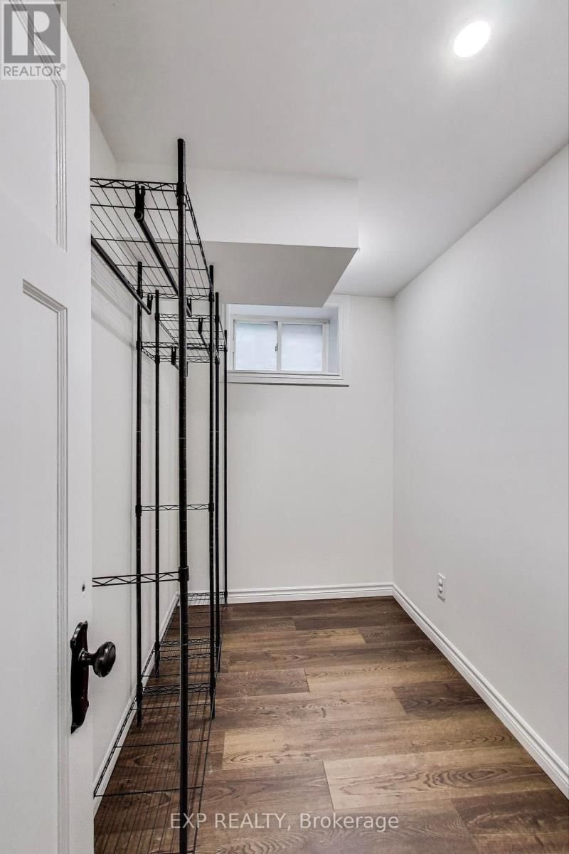 71 HUXLEY AVENUE SOUTH Image 34