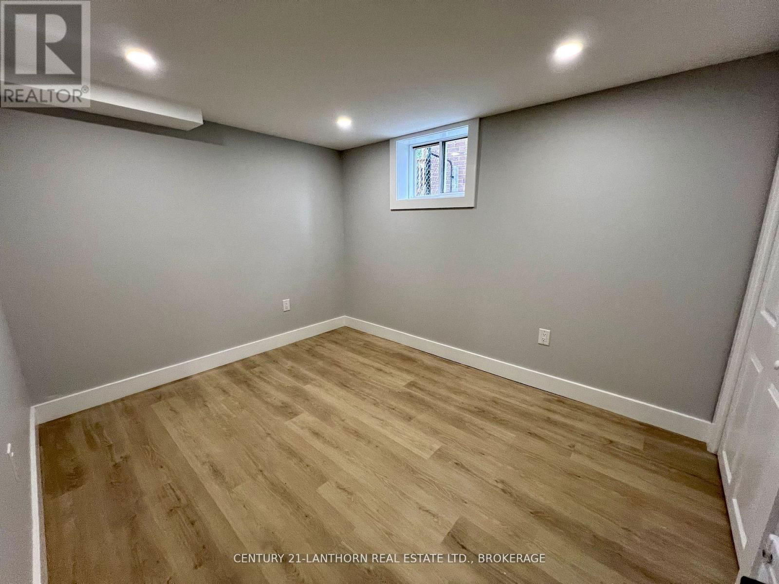 13 WELLER AVENUE Image 13