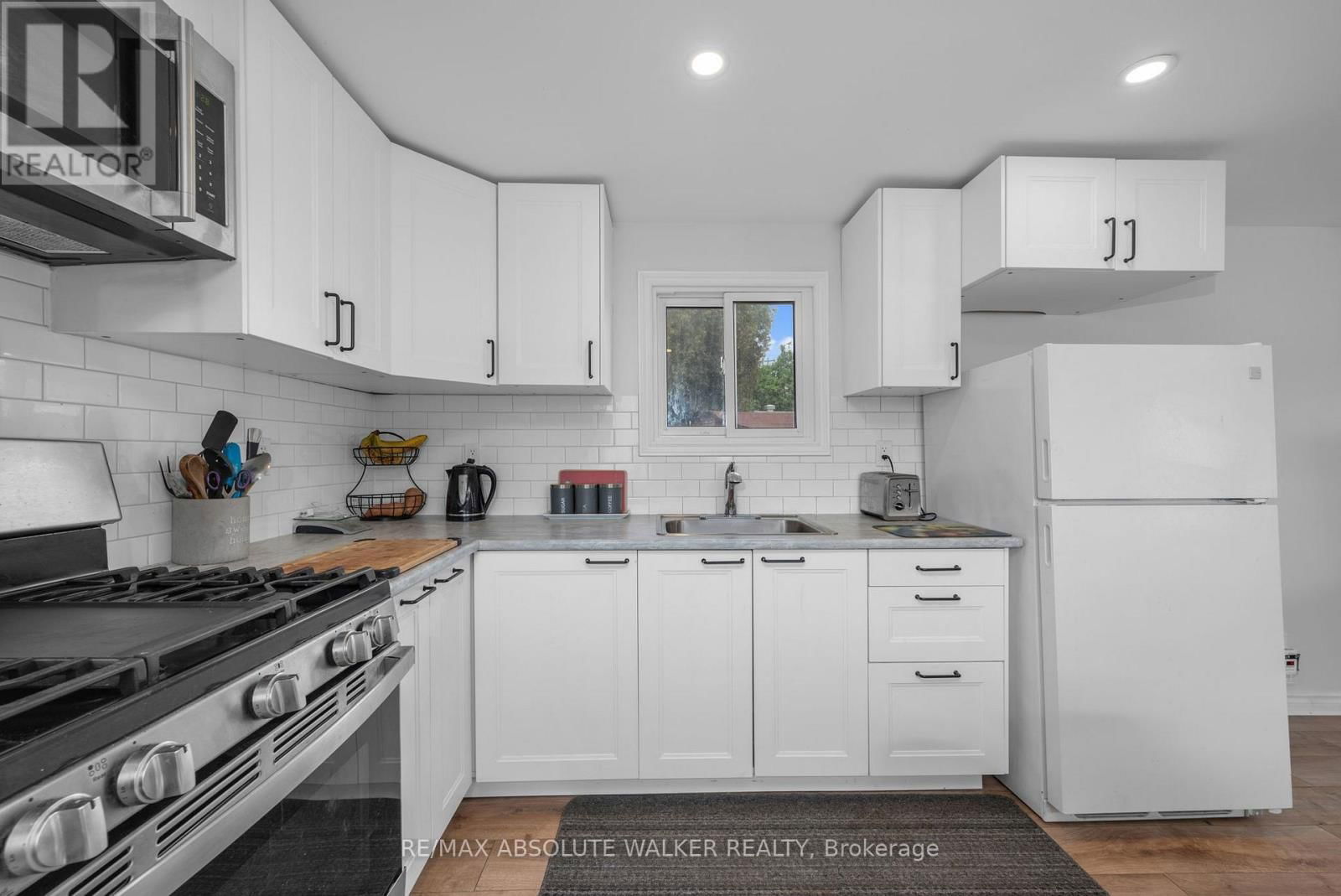 38 ASH STREET Image 10
