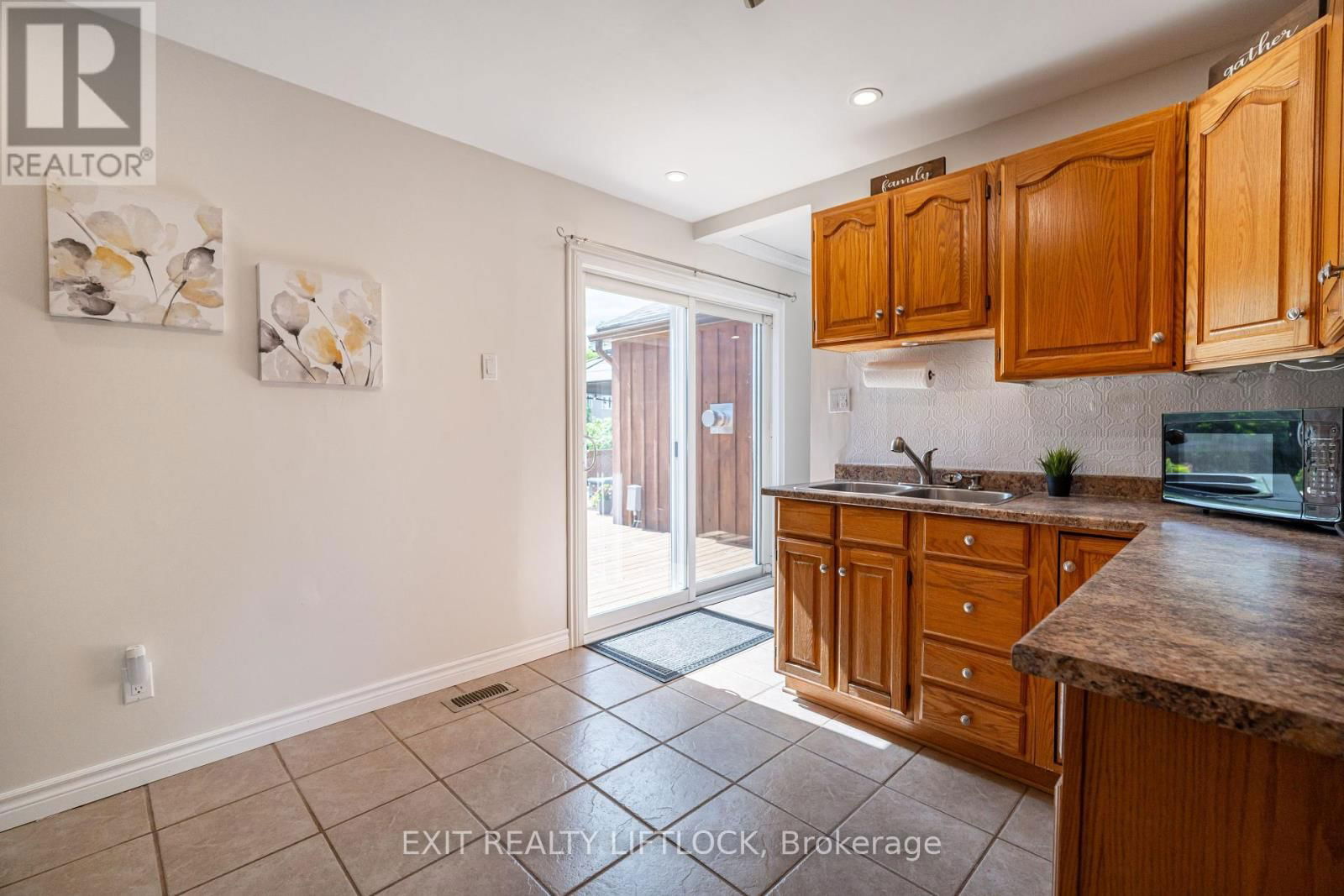 925 FORD STREET Image 13