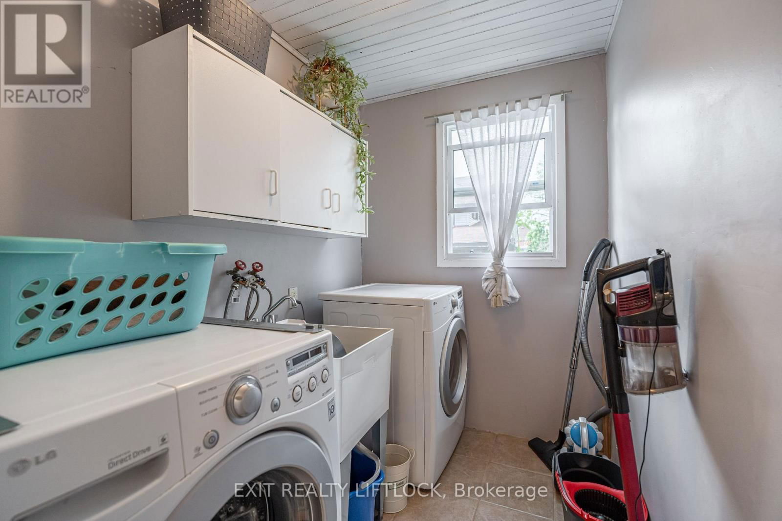 925 FORD STREET Image 15