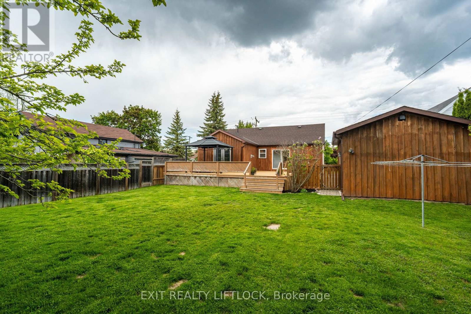 925 FORD STREET Image 26