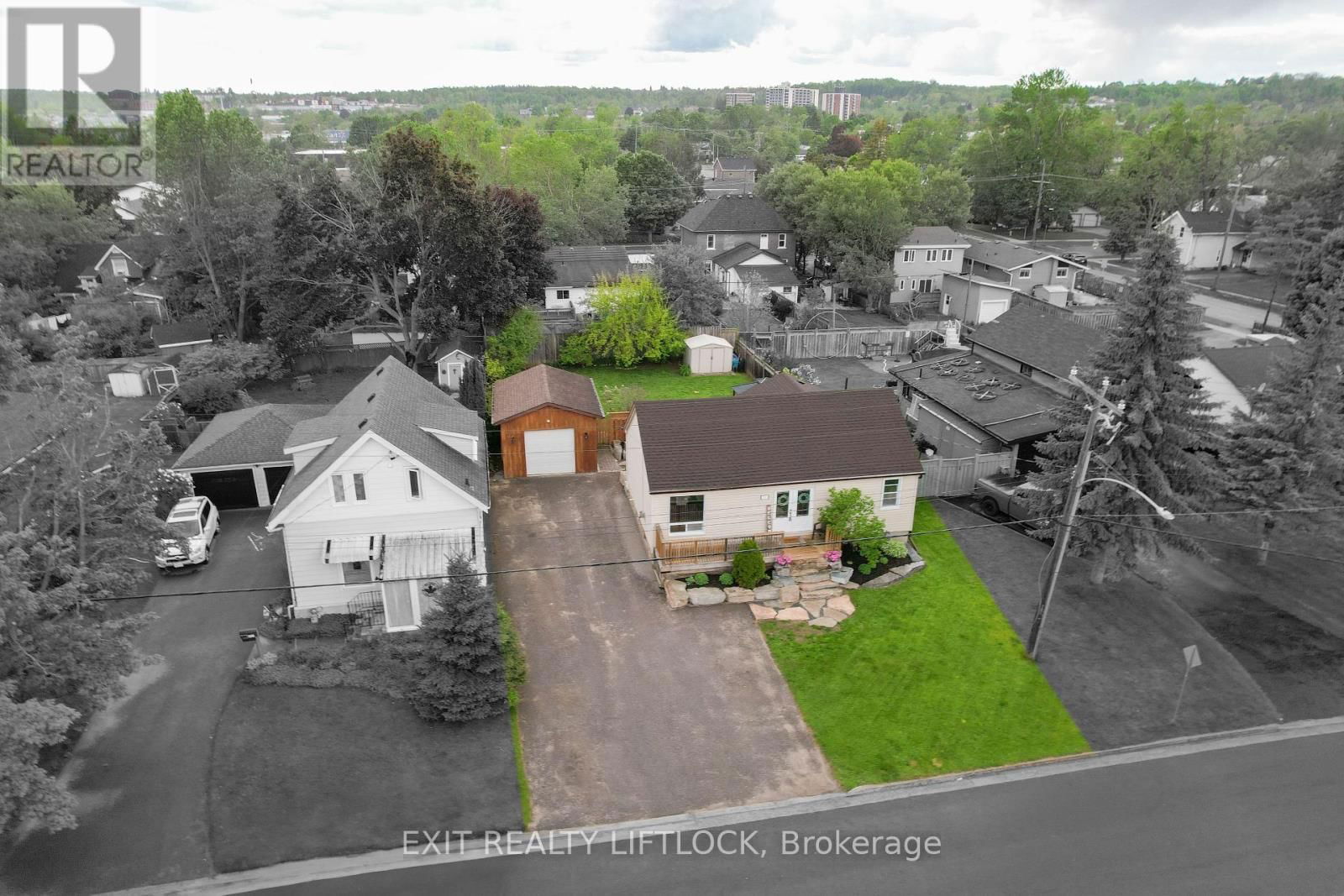 925 FORD STREET Image 28