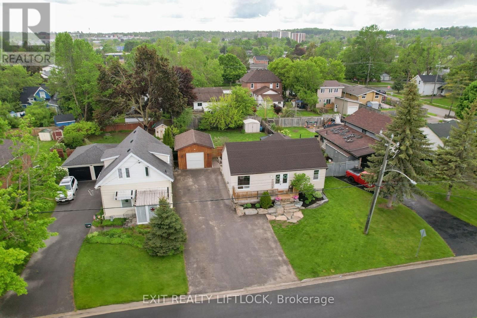 925 FORD STREET Image 29