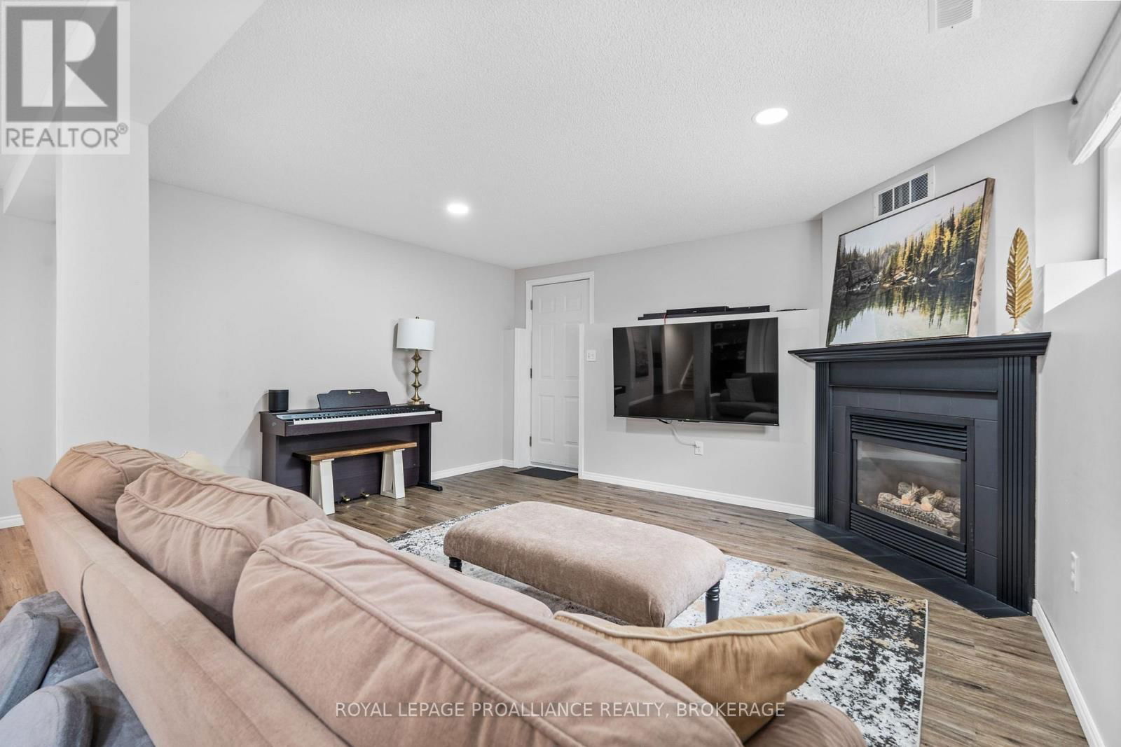920 RINGSTEAD STREET Image 22