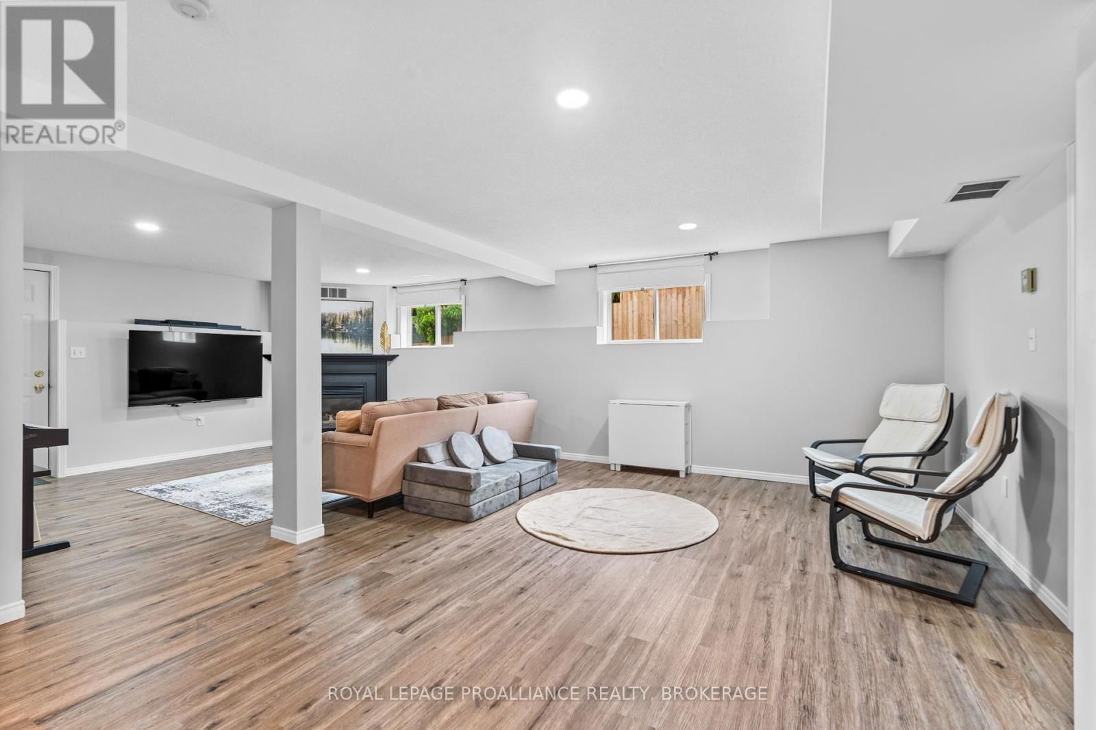 920 RINGSTEAD STREET Image 25