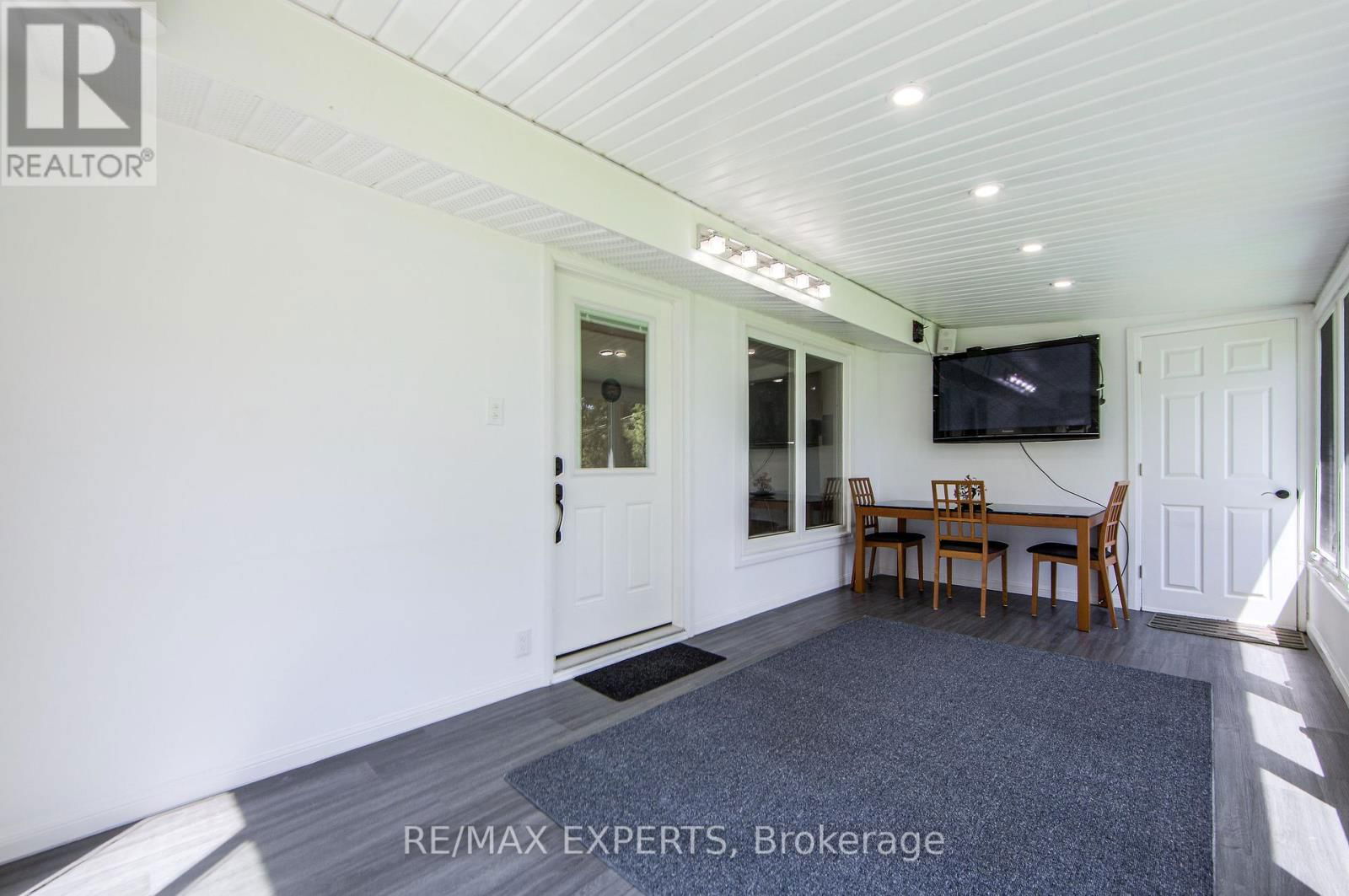 24 RIVERSIDE DRIVE Image 15