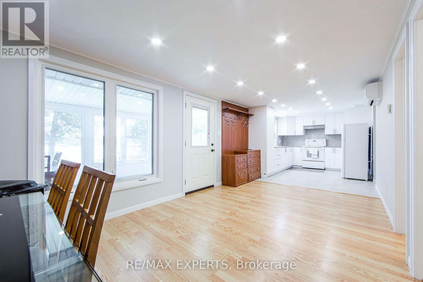 24 RIVERSIDE DRIVE Image 21