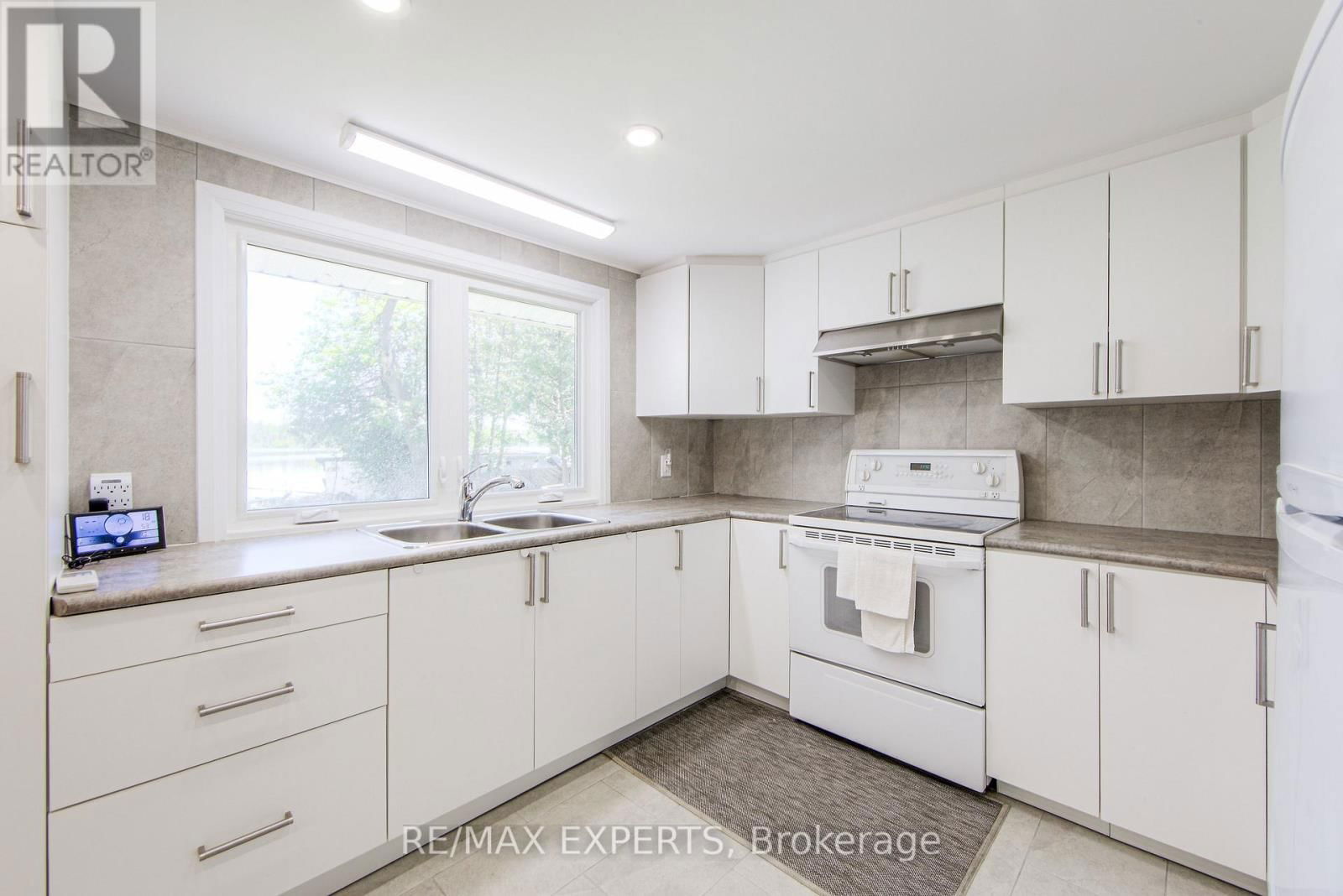 24 RIVERSIDE DRIVE Image 28