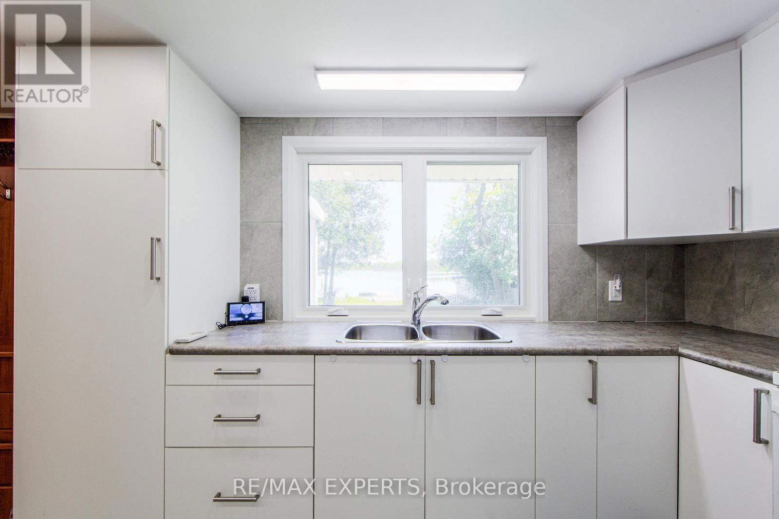24 RIVERSIDE DRIVE Image 29