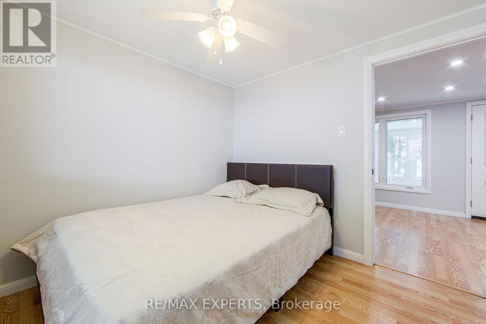 24 RIVERSIDE DRIVE Image 34