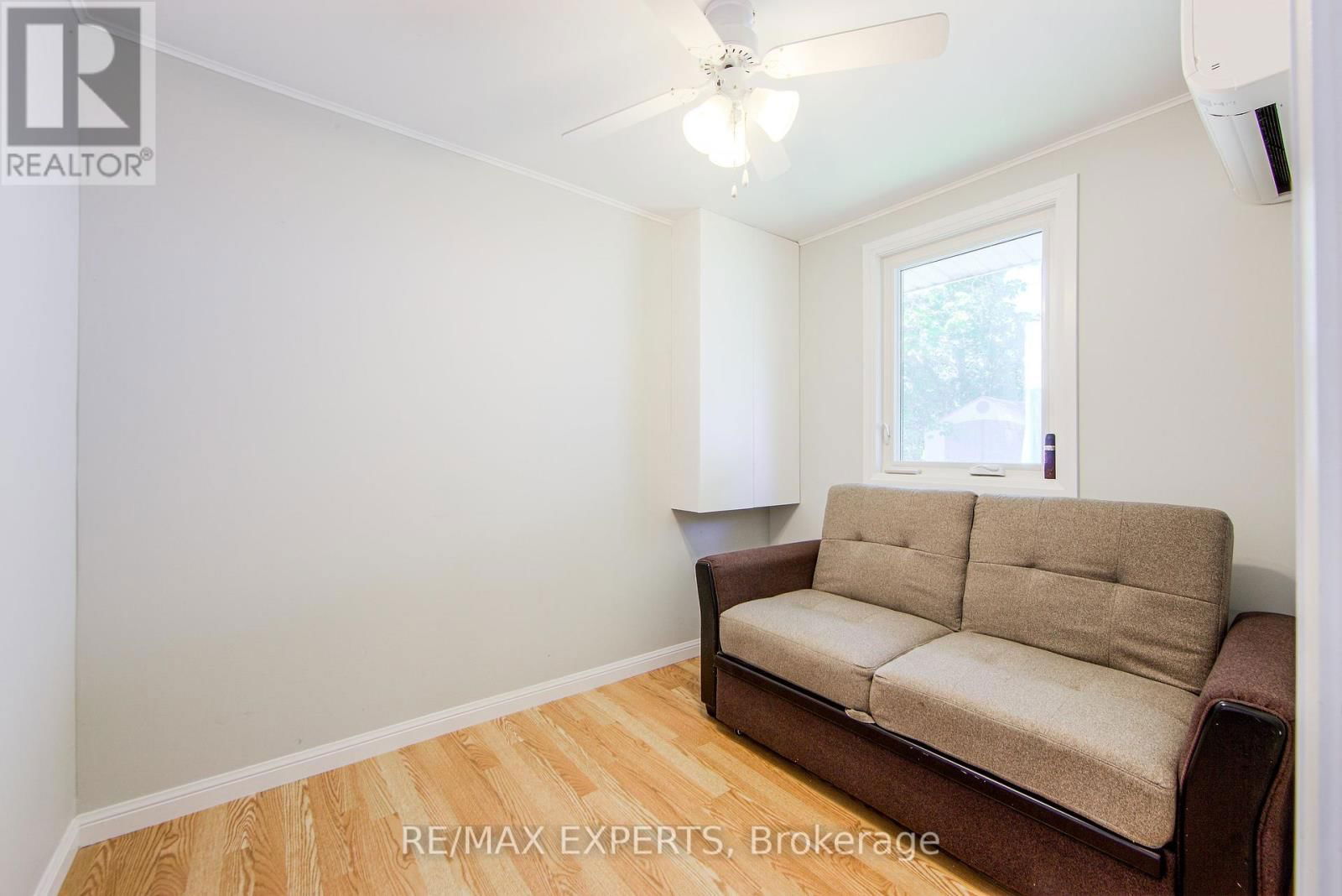 24 RIVERSIDE DRIVE Image 36