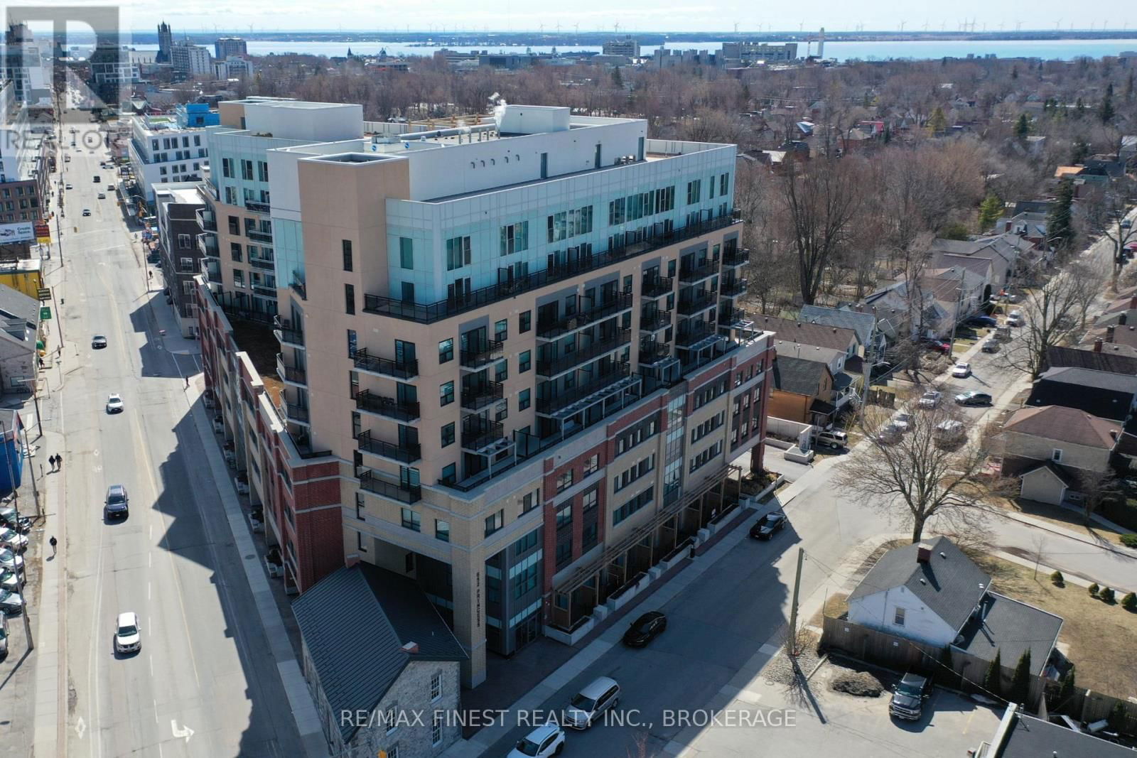 1031 - 652 PRINCESS STREET Image 32