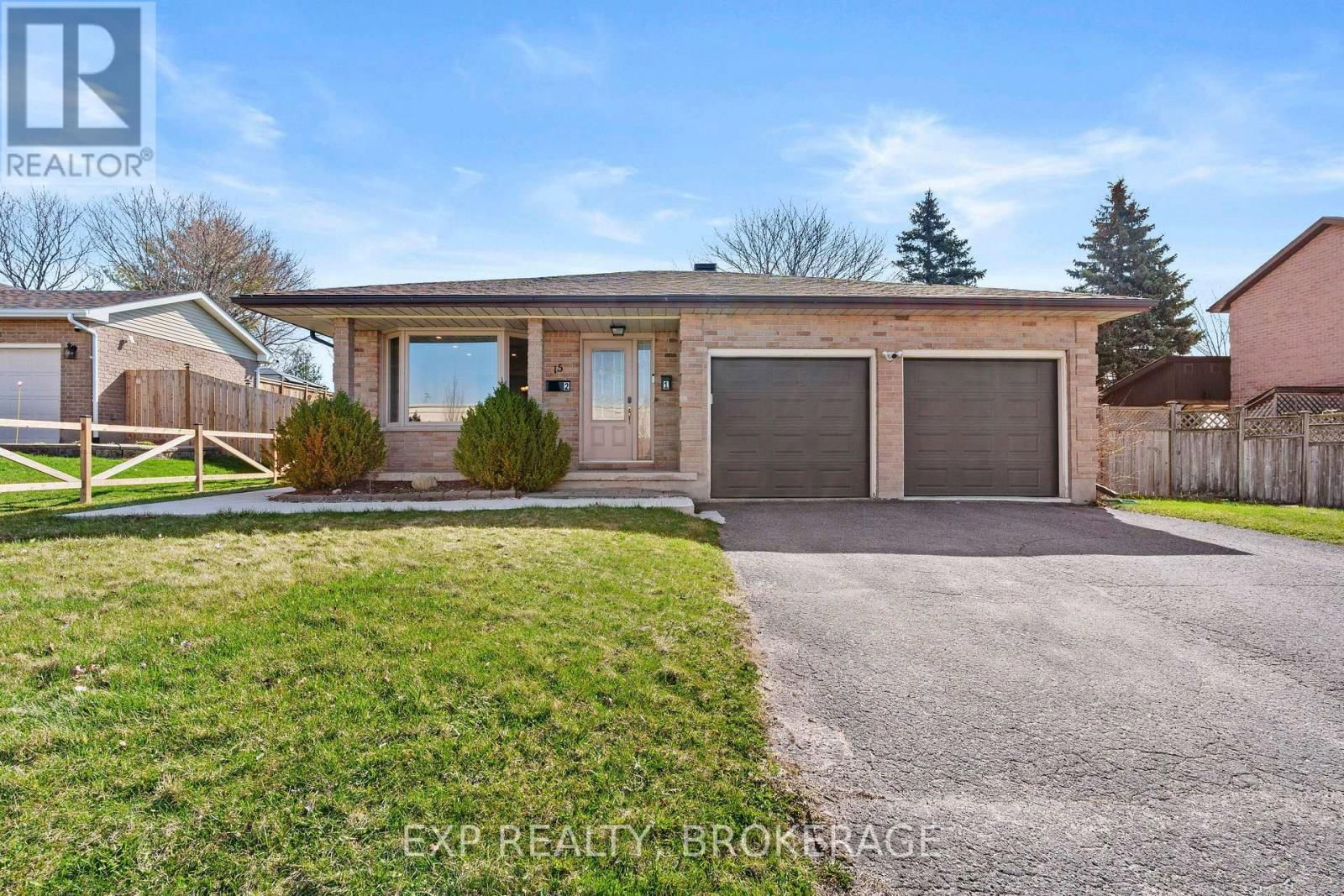 15 WINDFIELD CRESCENT Image 1