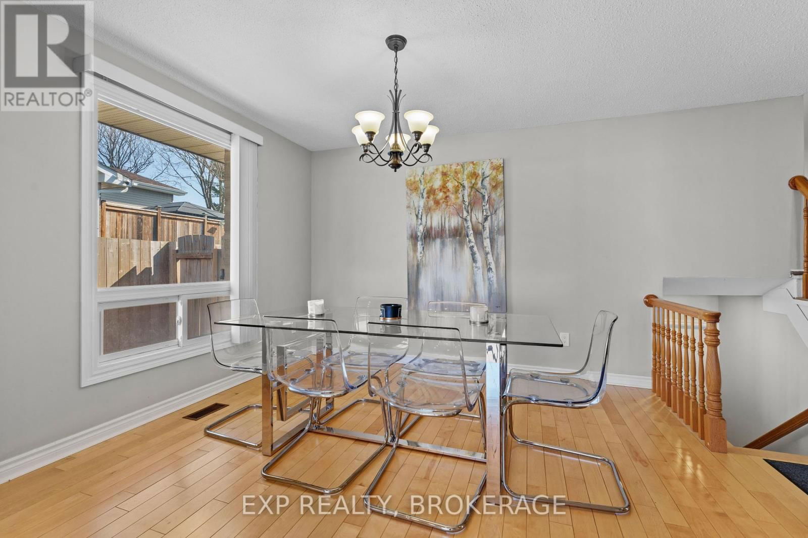 15 WINDFIELD CRESCENT Image 11