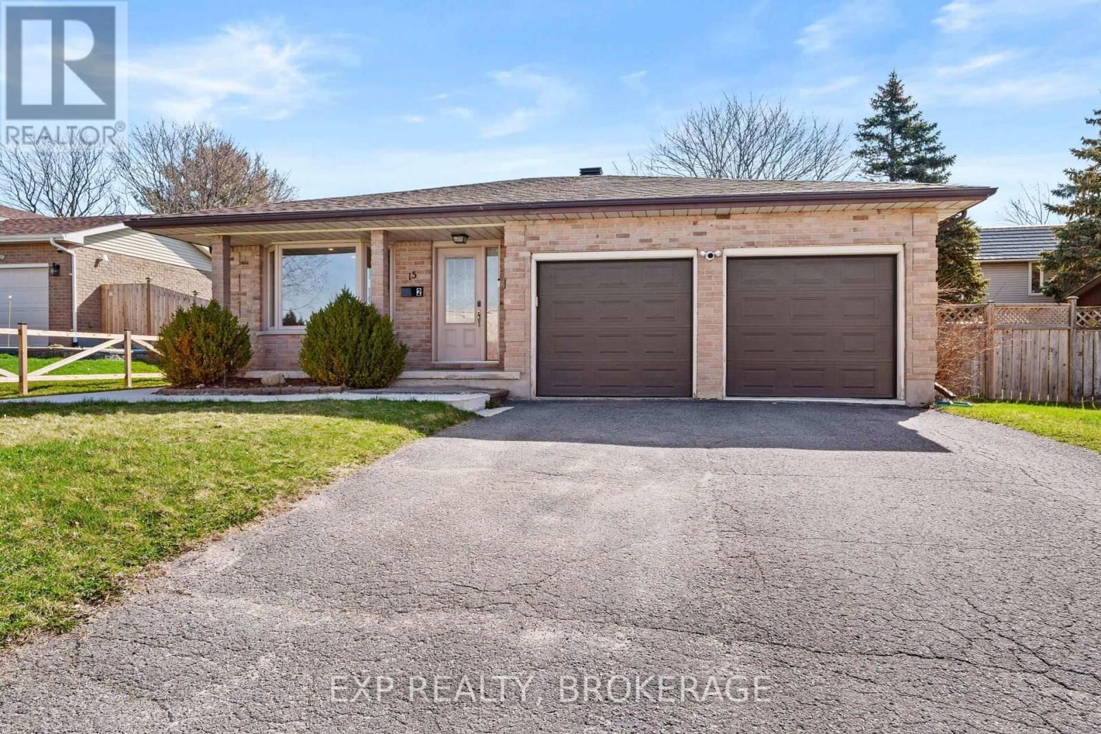 15 WINDFIELD CRESCENT Image 2