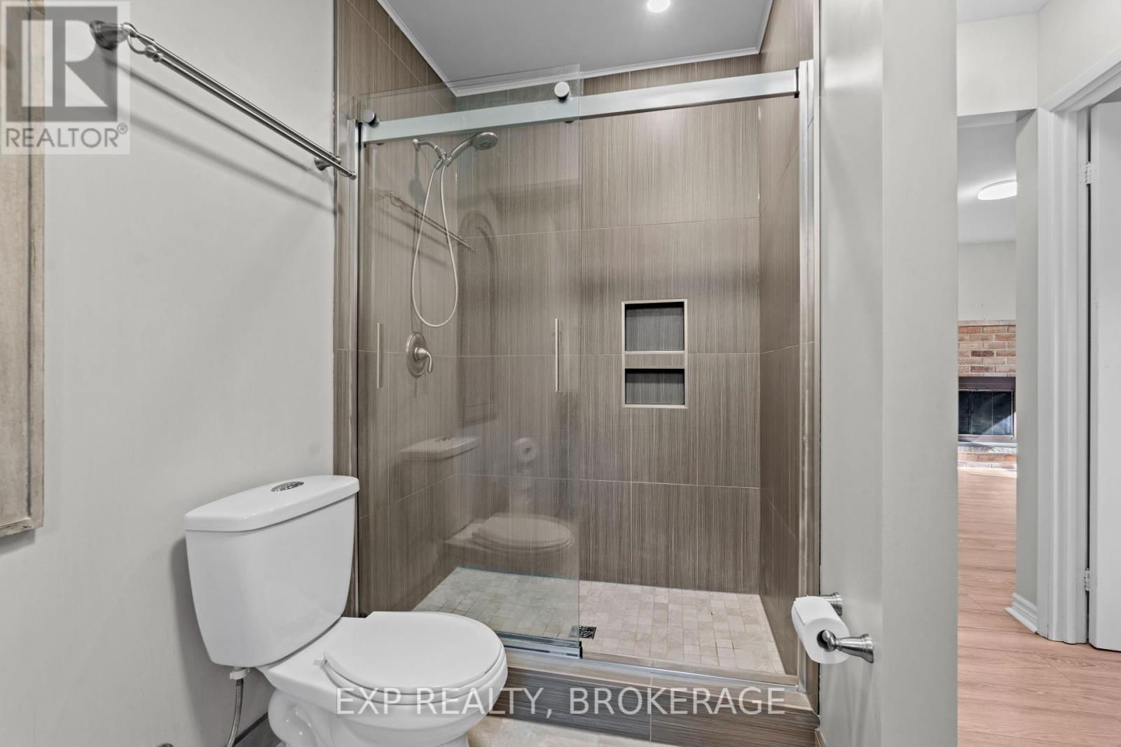 15 WINDFIELD CRESCENT Image 21